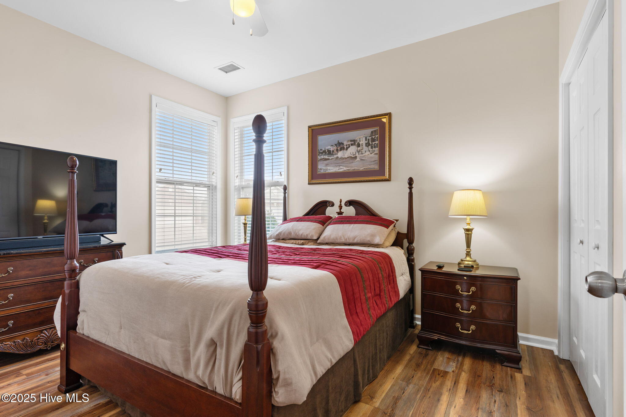 100540486 | Photo 29