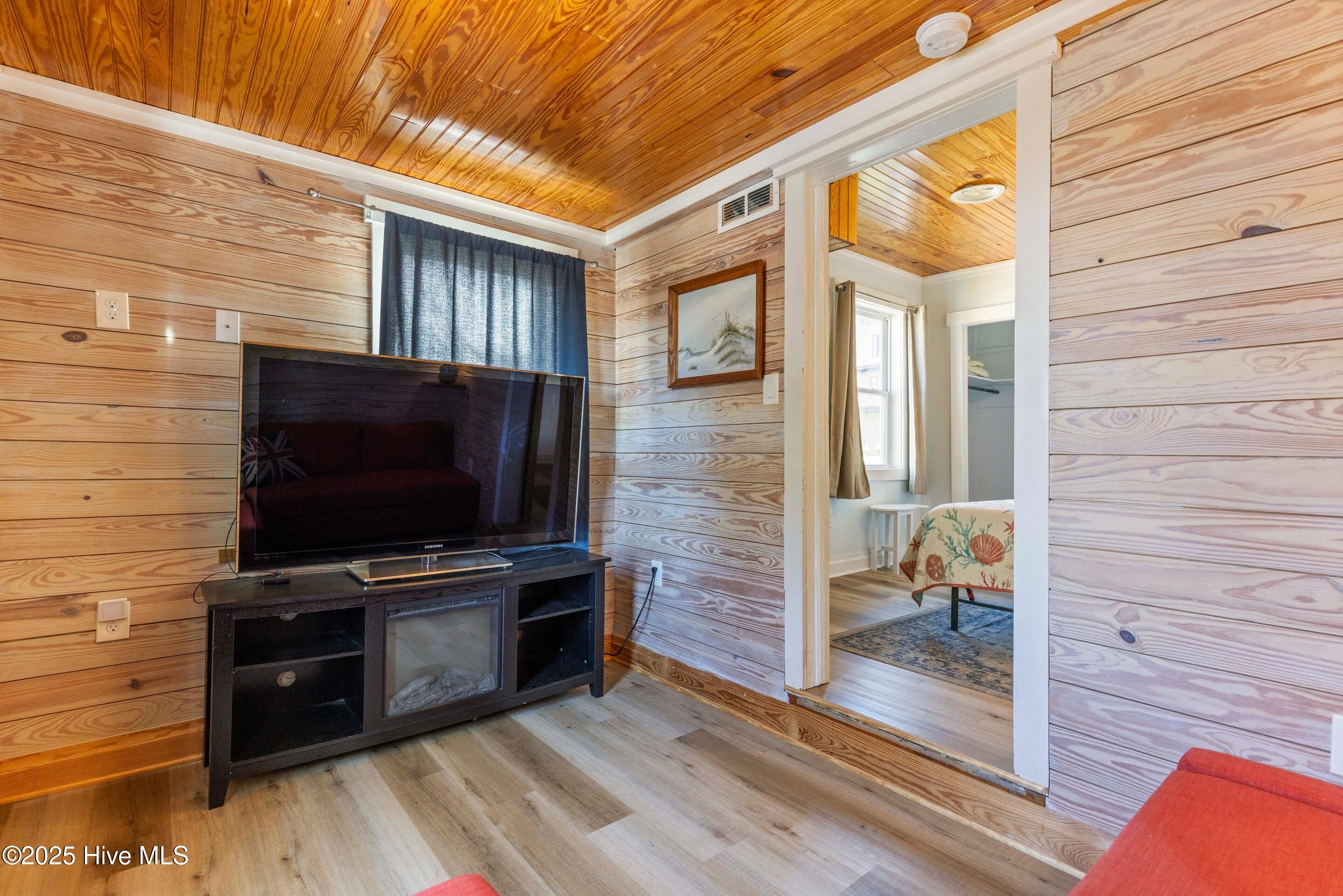 100567427 | Photo 20