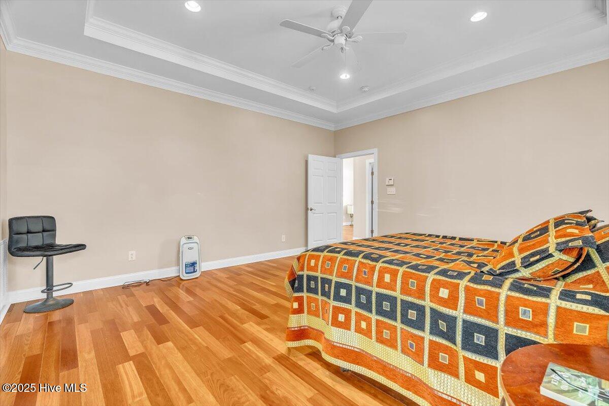 100534566 | Photo 50