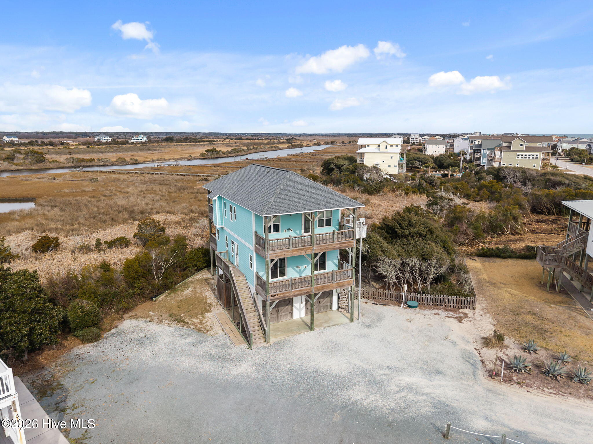 100534705 | Photo 51