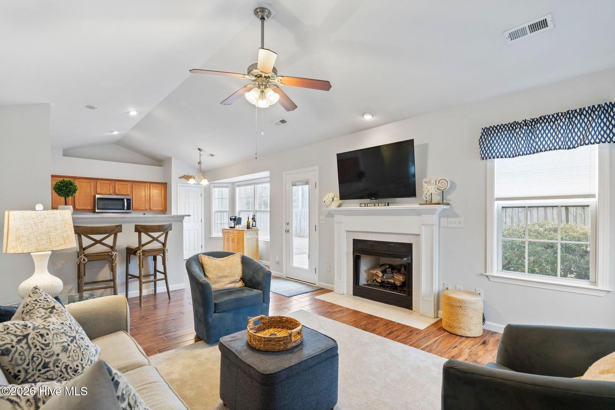 100557294 | Photo 10