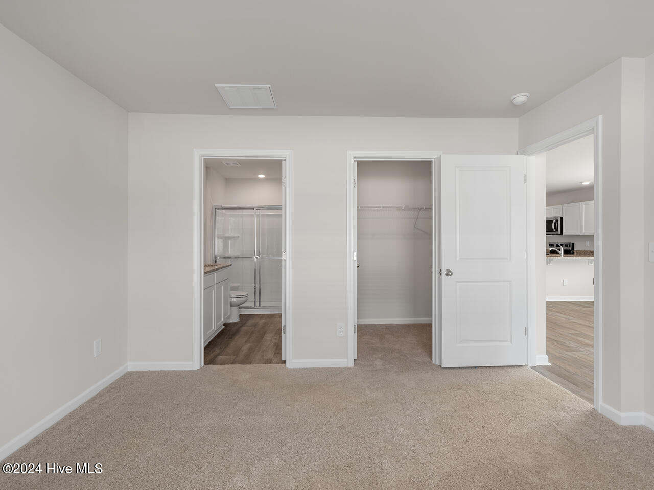 100553110 | Photo 22