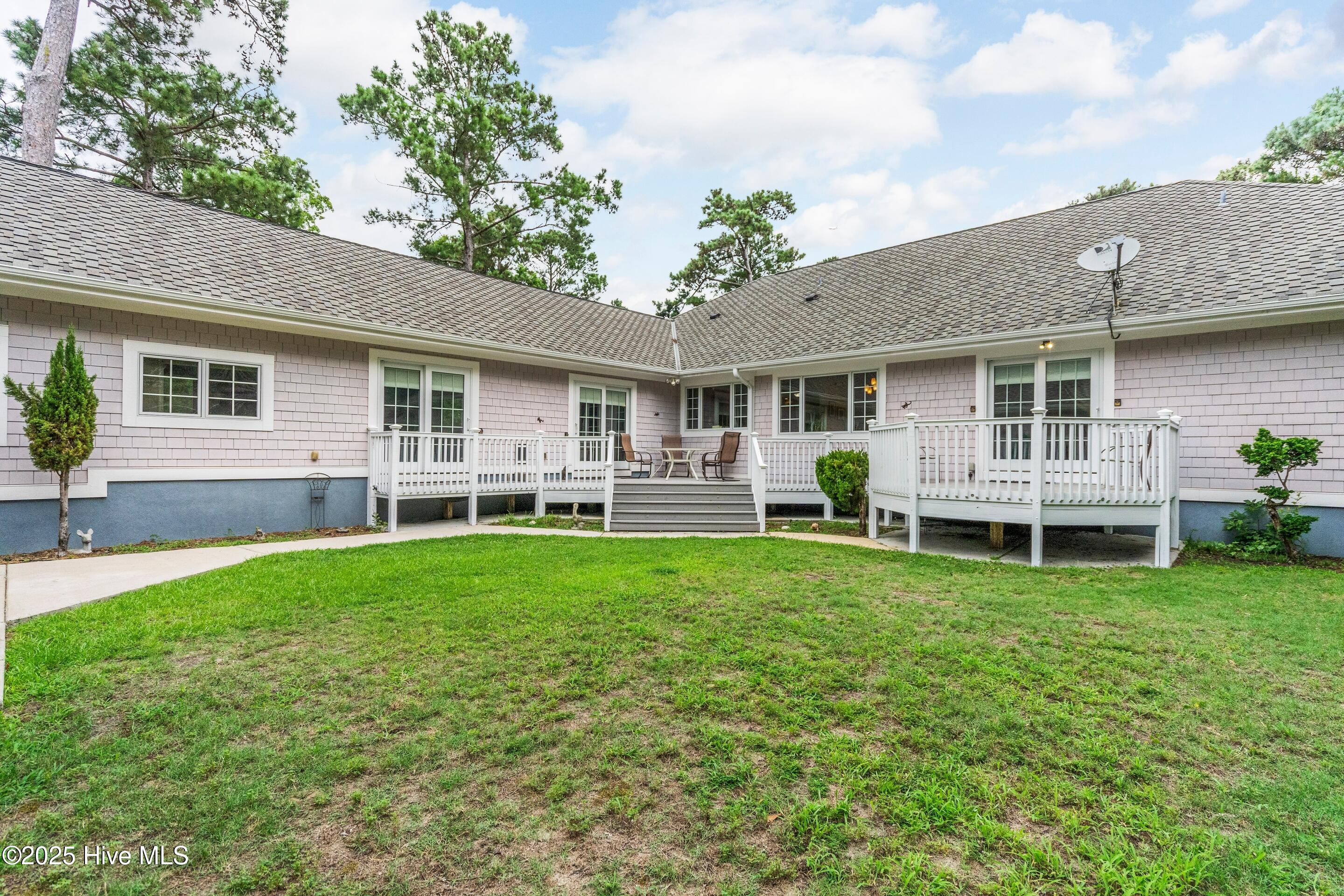 100569480 | Photo 95