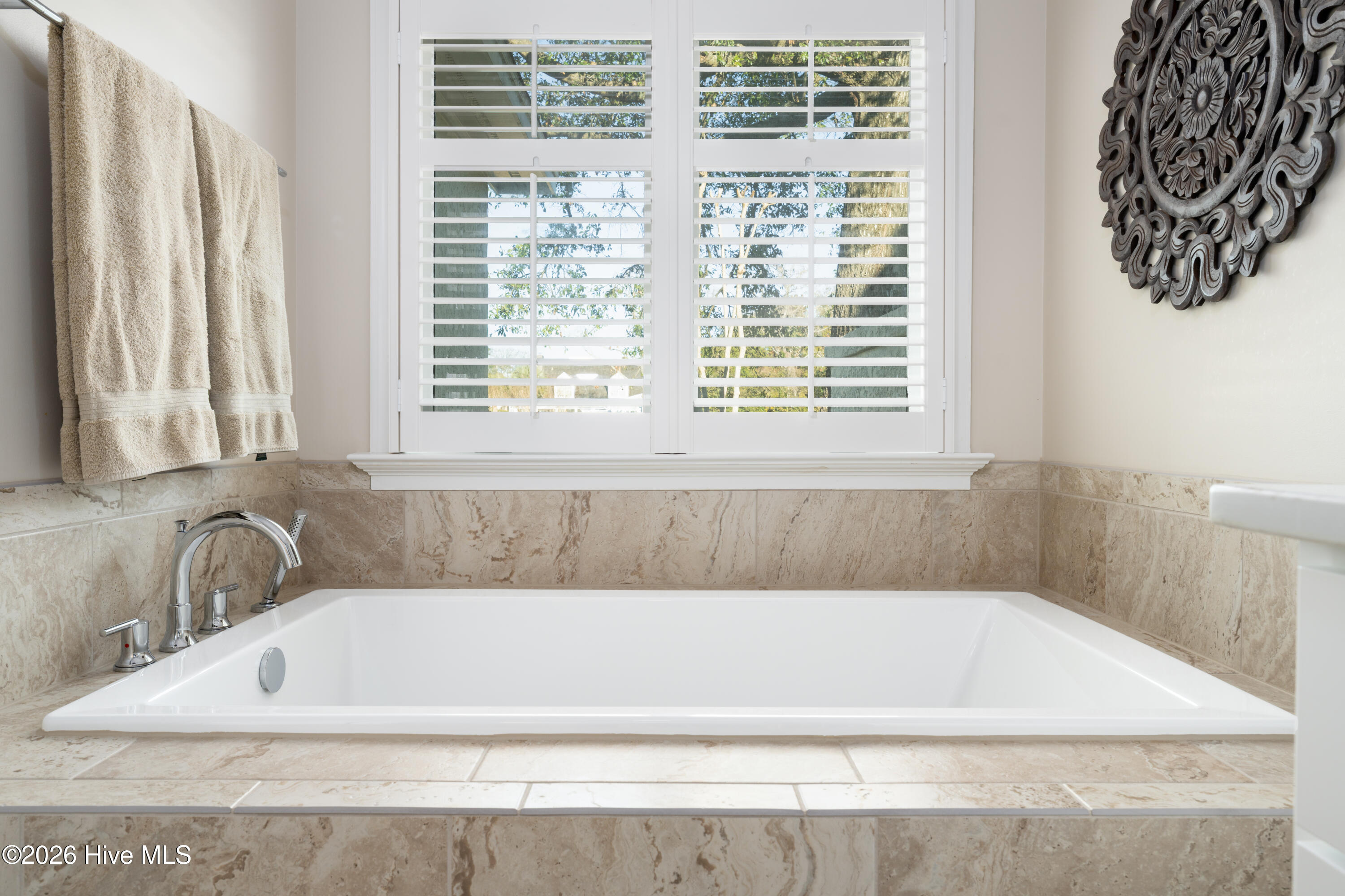 100553982 | Photo 15