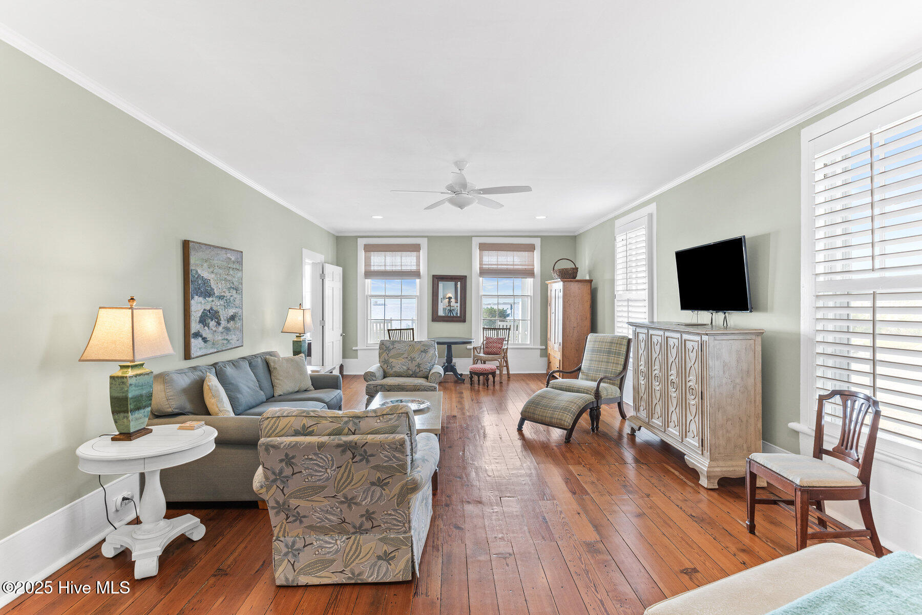 100561116 | Photo 21