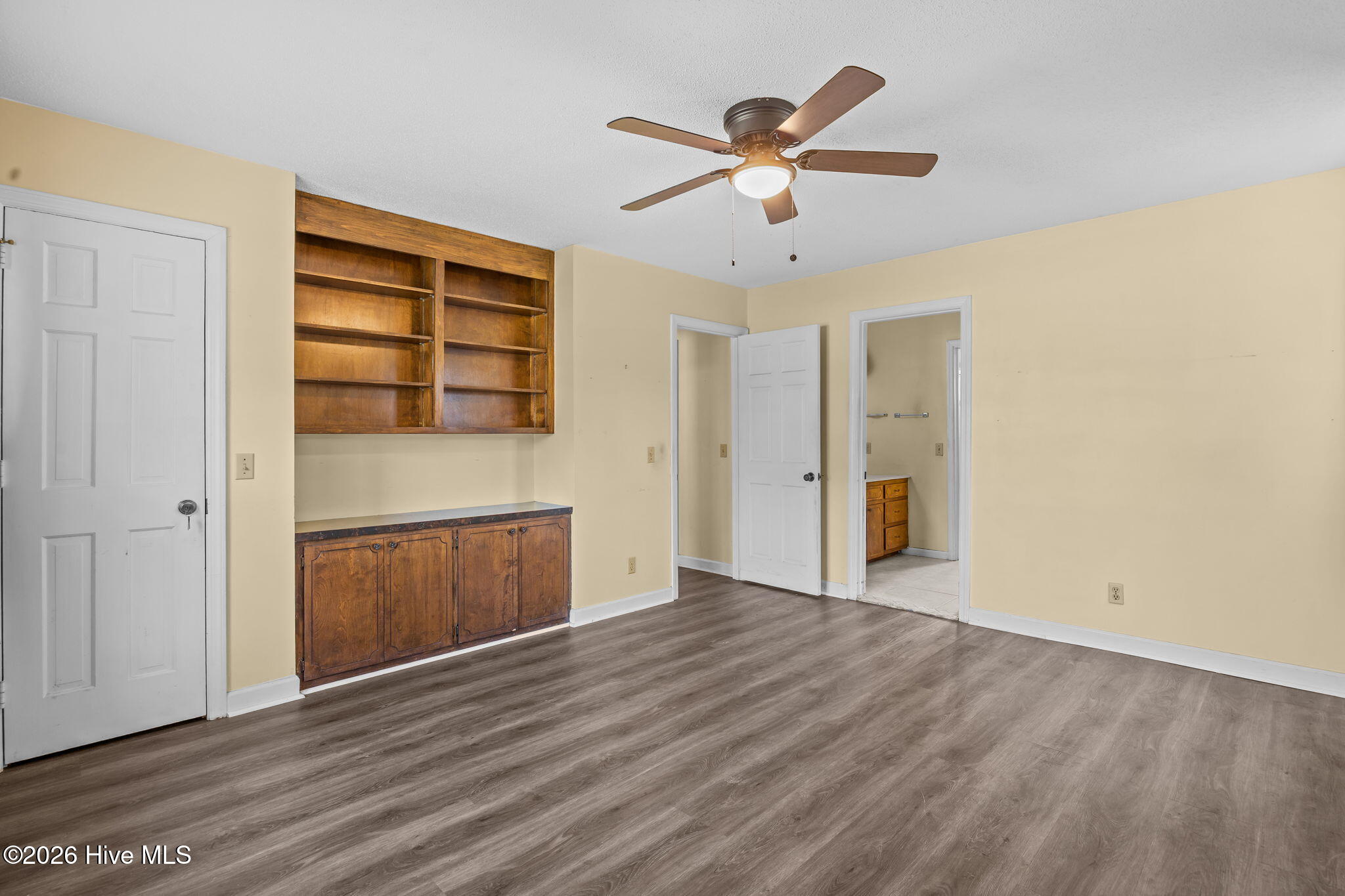 100559935 | Photo 37