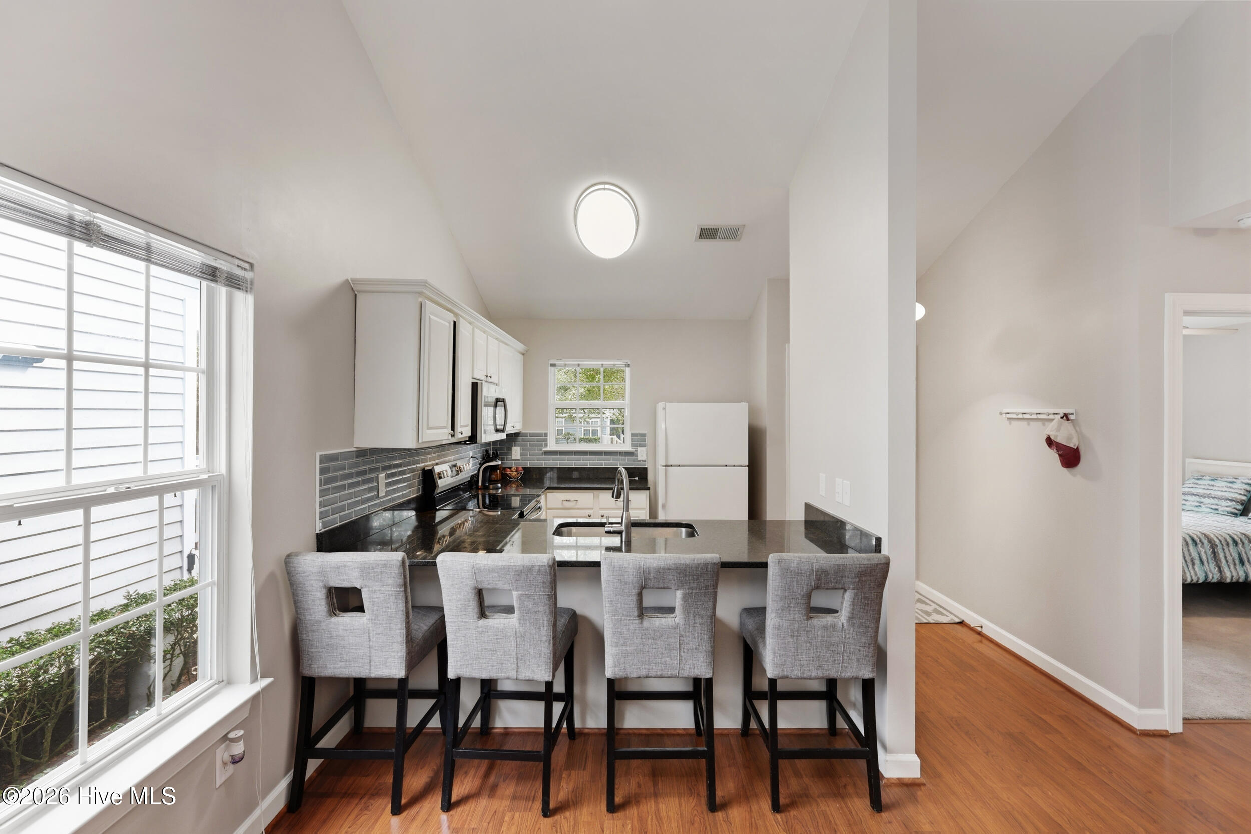 100554521 | Photo 12