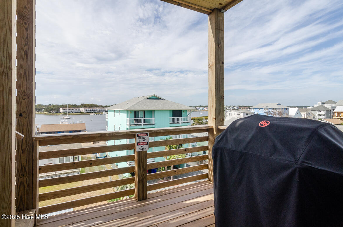 100549304 | Photo 35