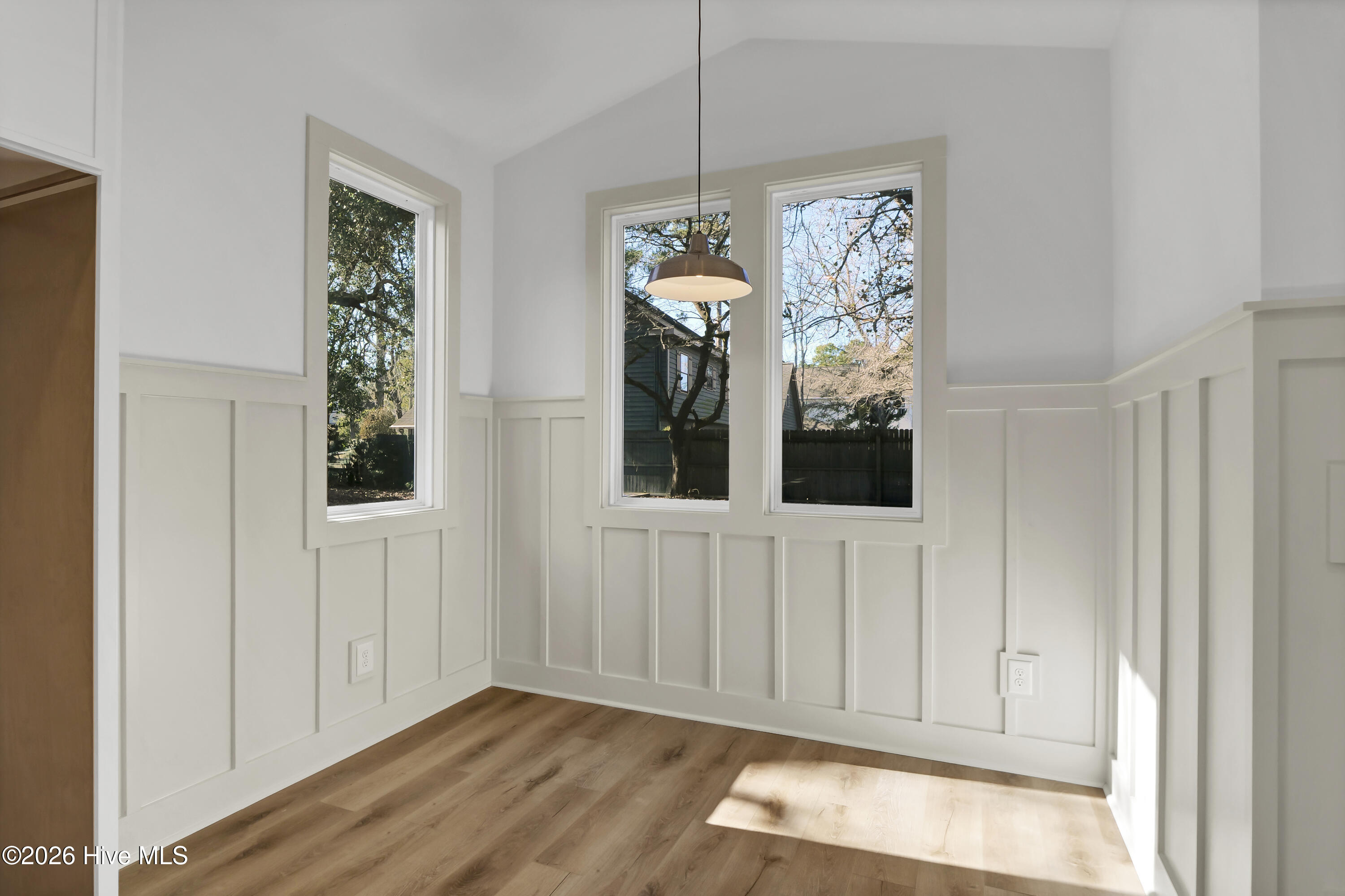 100567308 | Photo 19