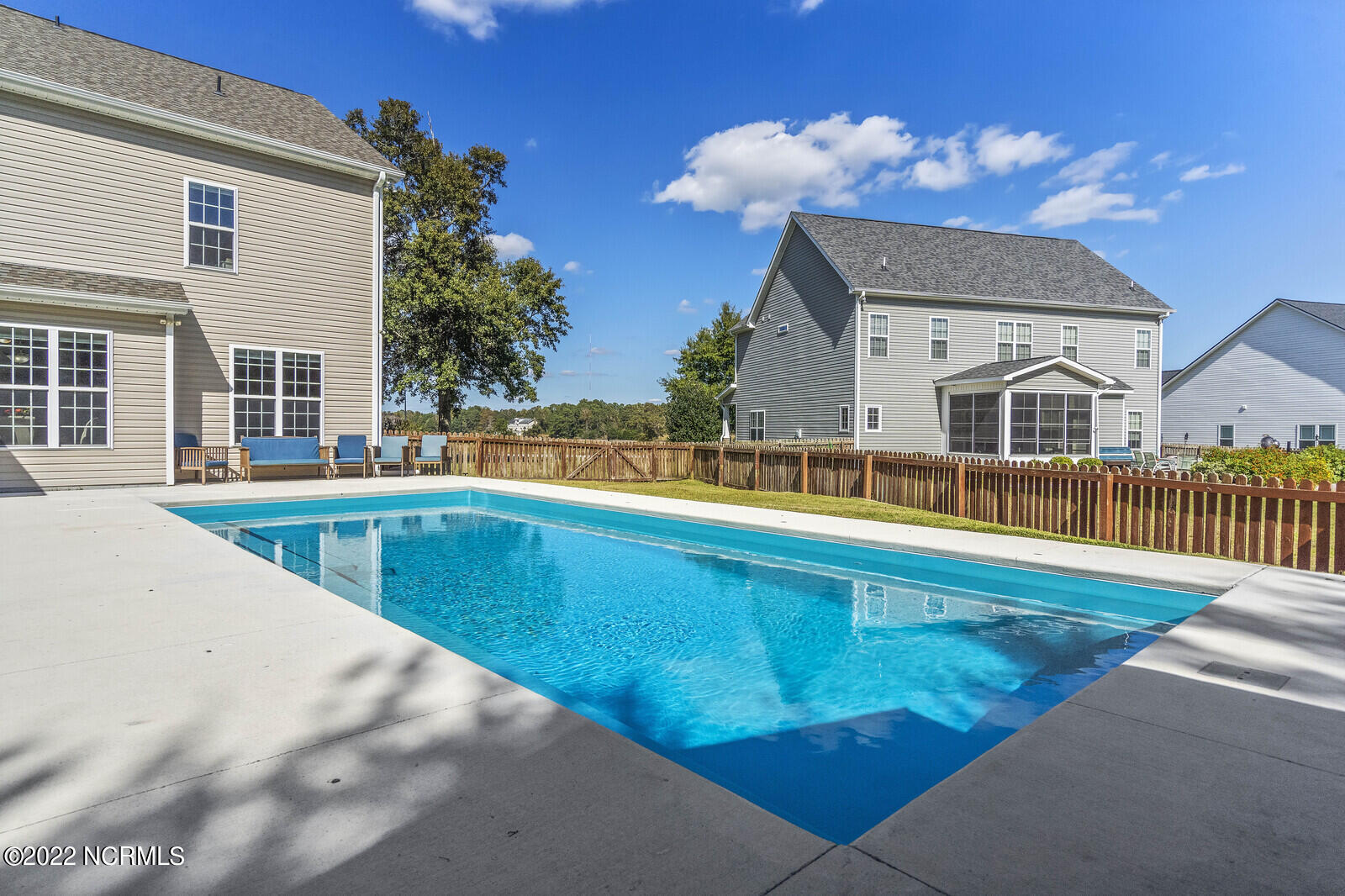 100556304 | Photo 73