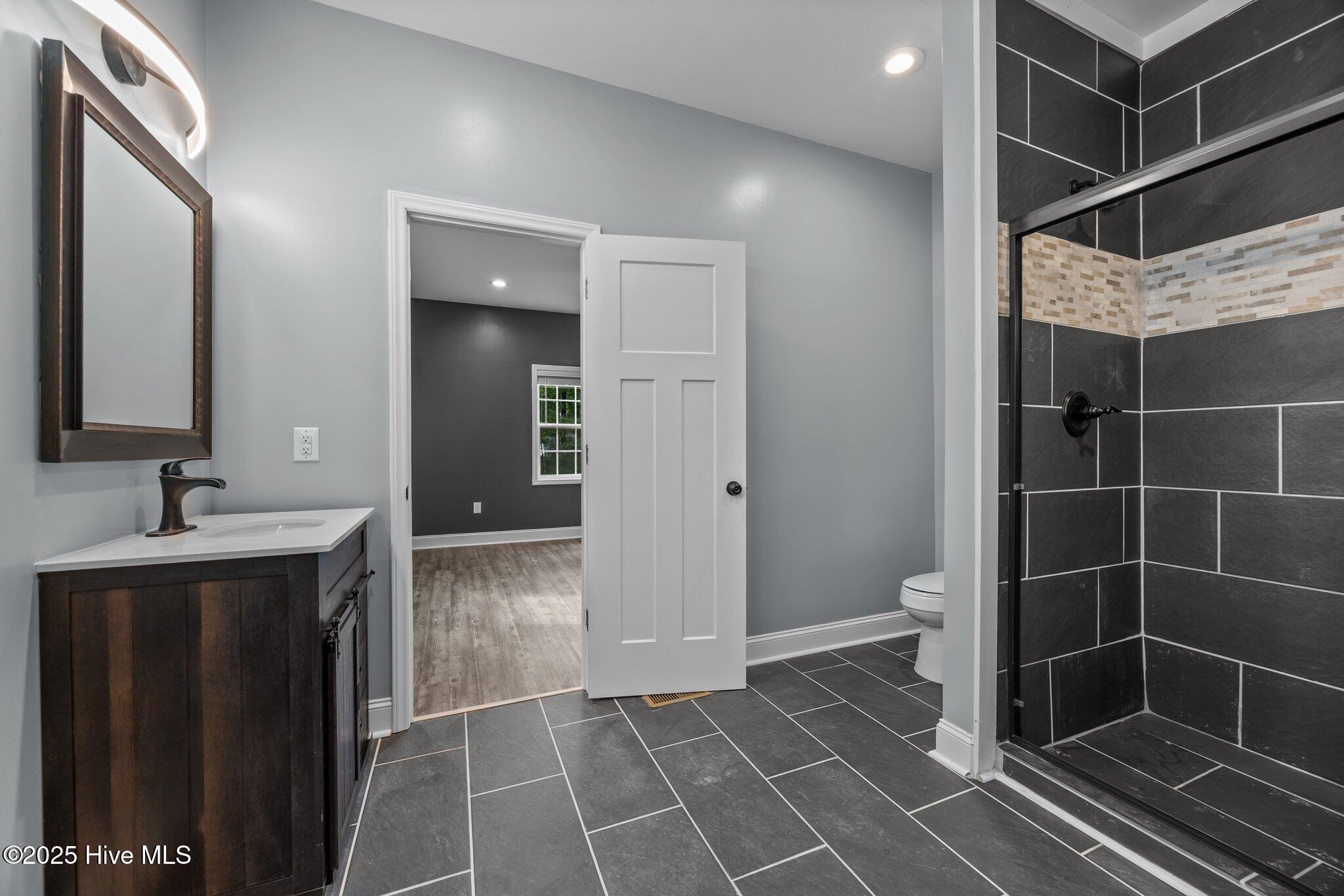 Bathroom Suite #1