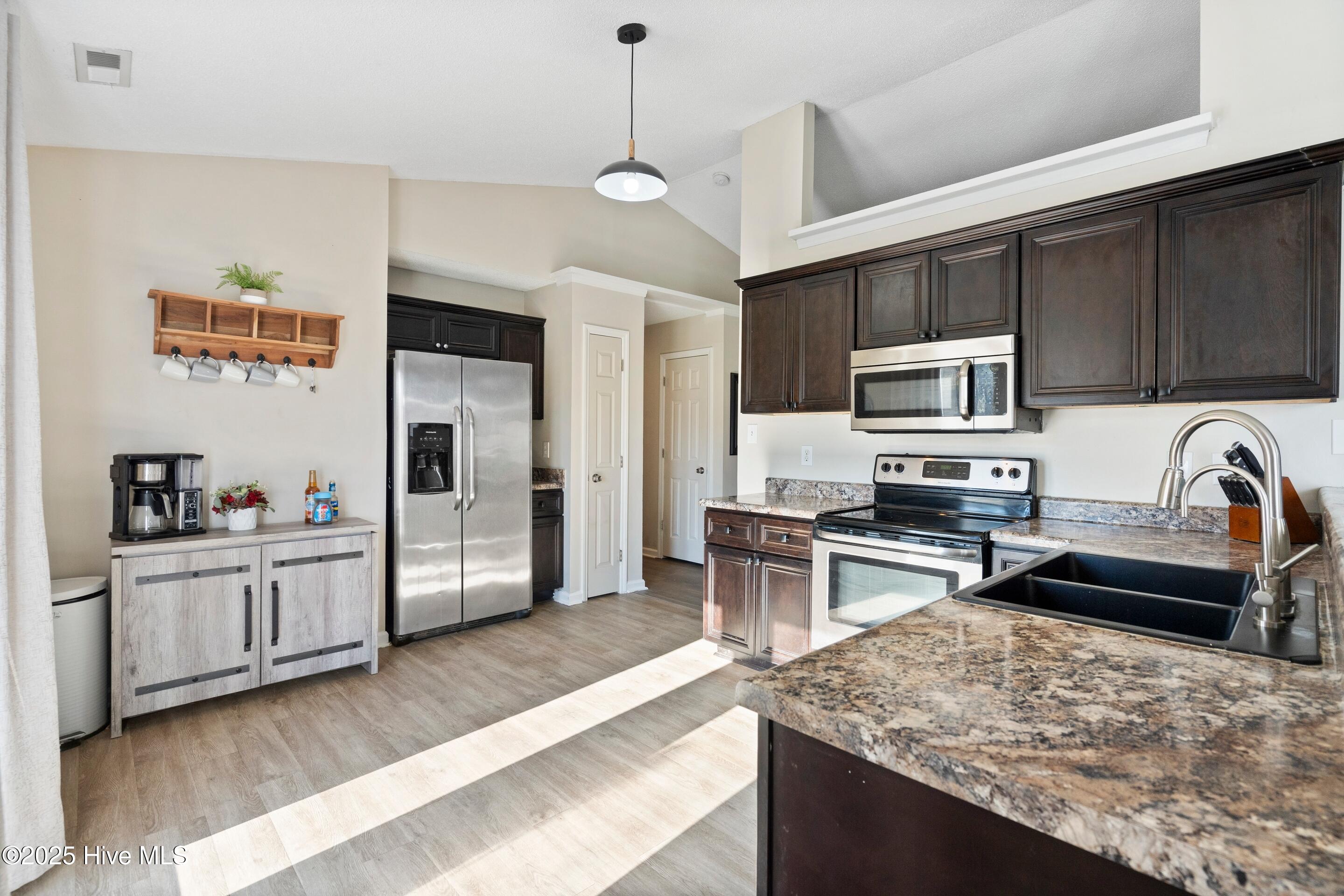 2000 Hunters Ridge Drive, Midway Park, NC 28544 – photo 12: mls-DSC06987