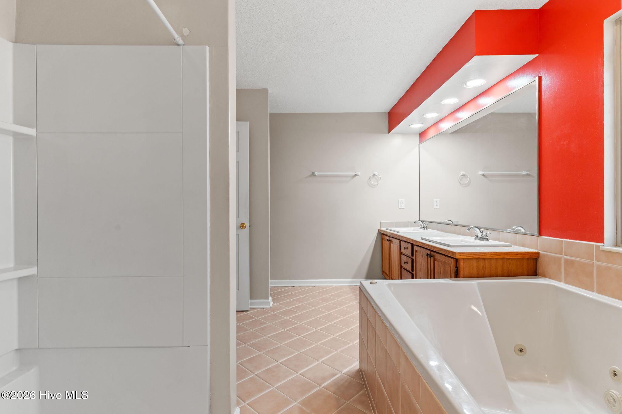 100548556 | Photo 22