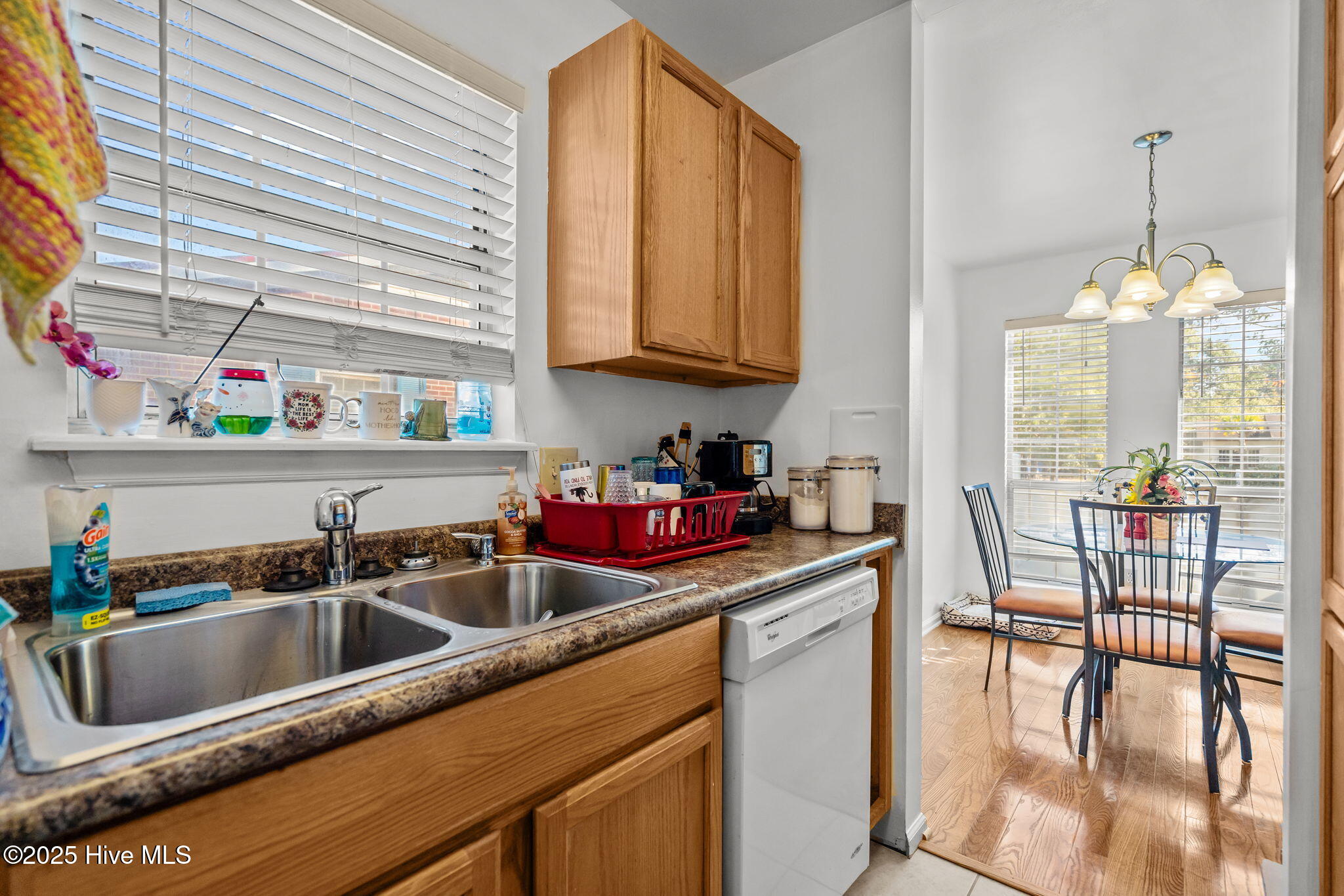 100461755 | Photo 11