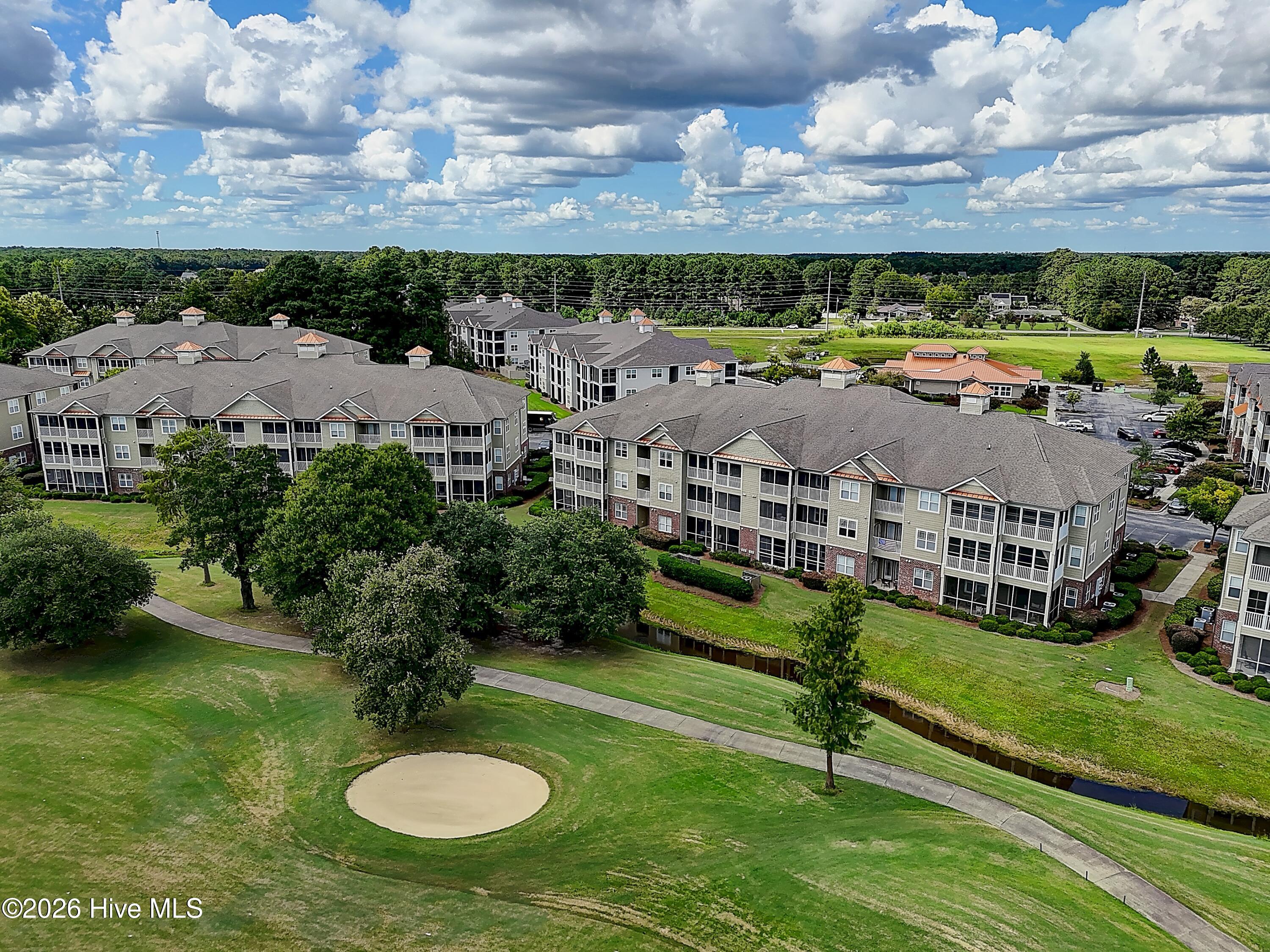 100569684 | Photo 52