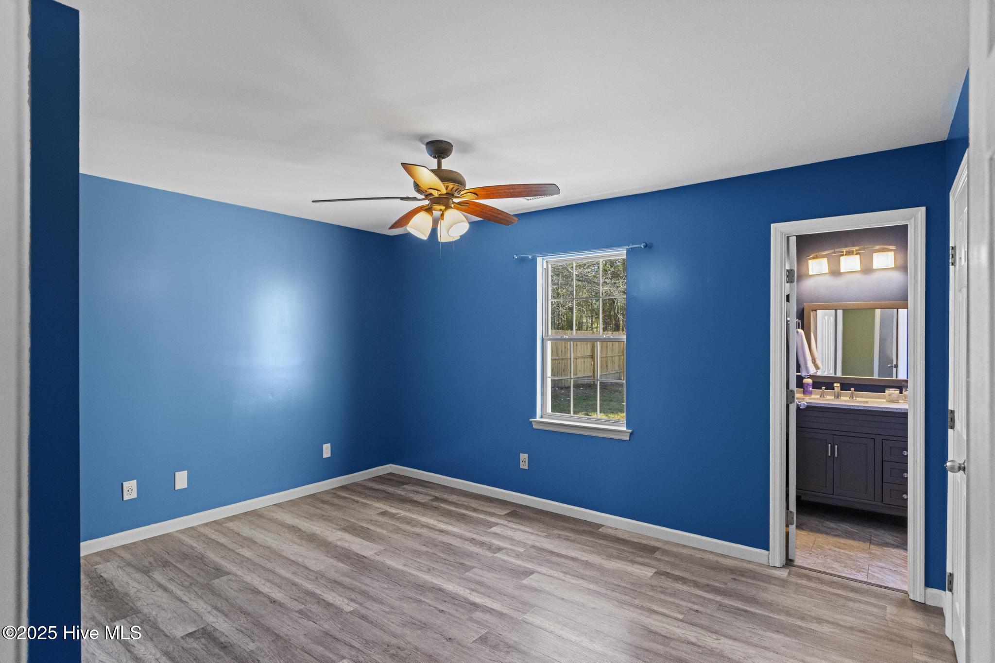 100547038 | Photo 18