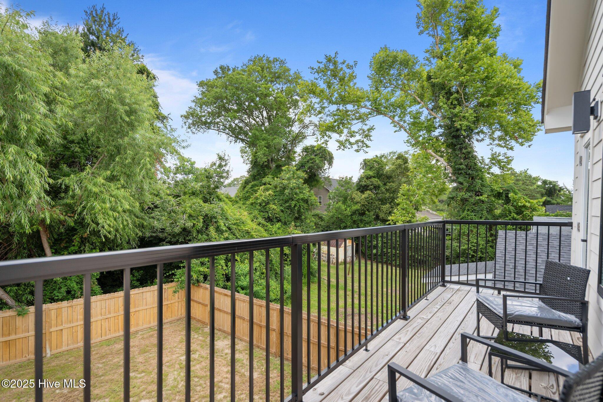 100536872 | Photo 64