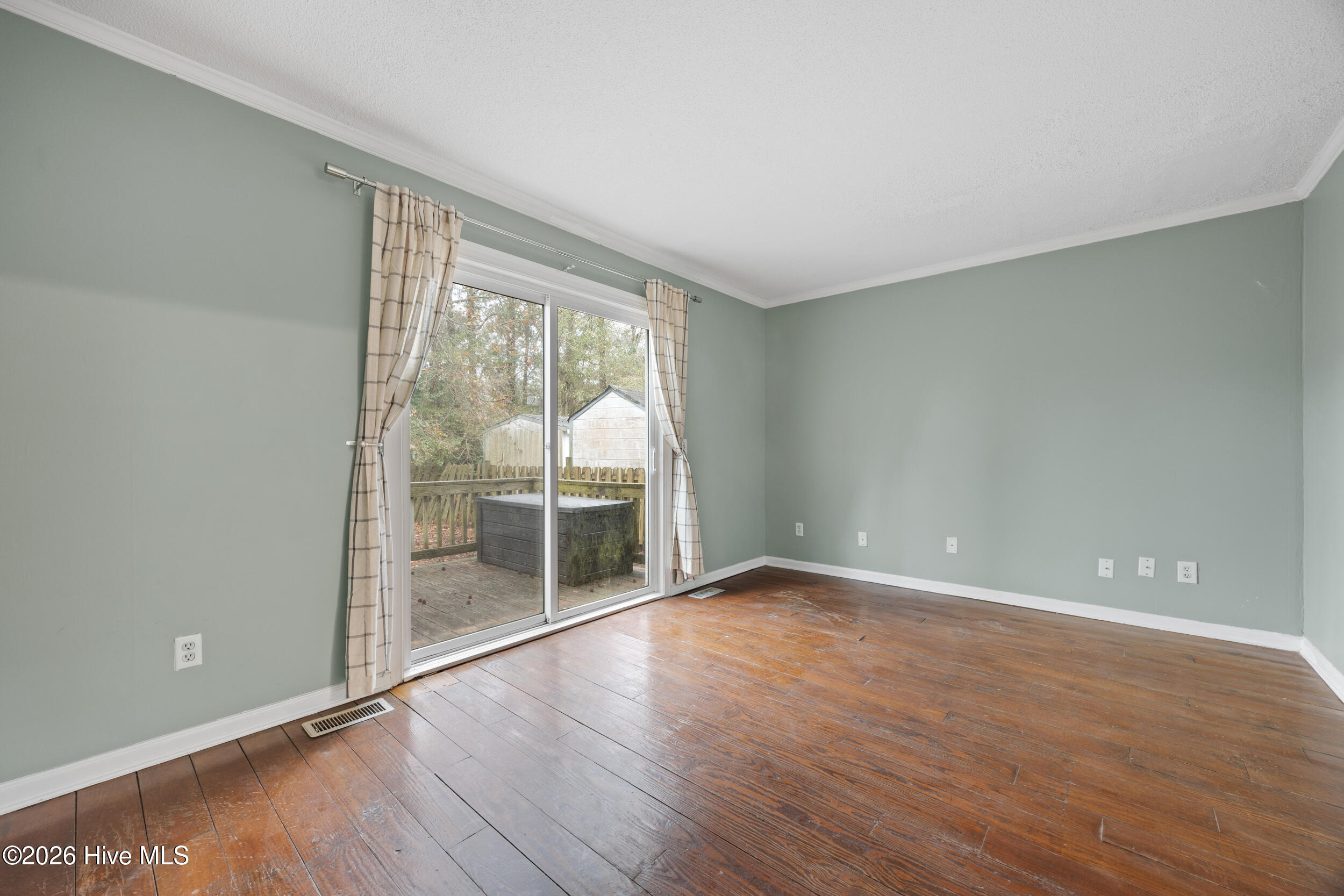 100553328 | Photo 10