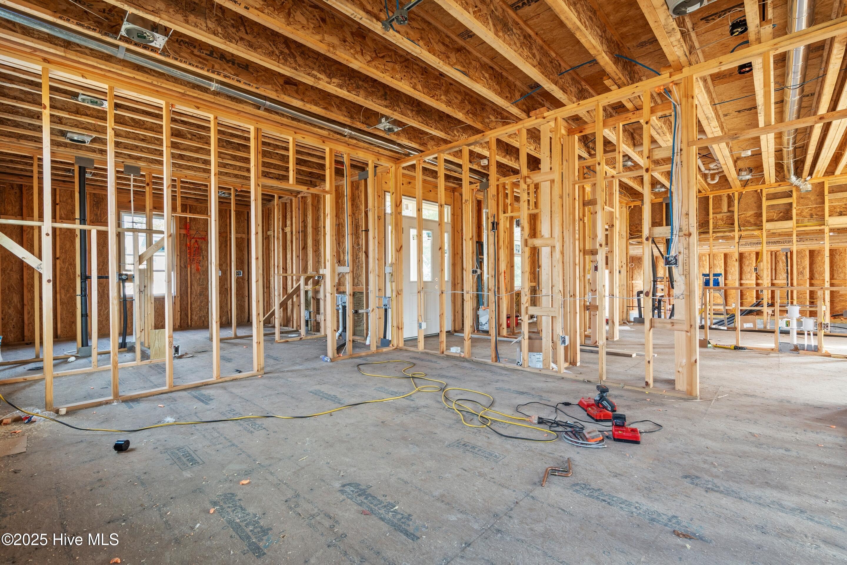 100543069 | Photo 46