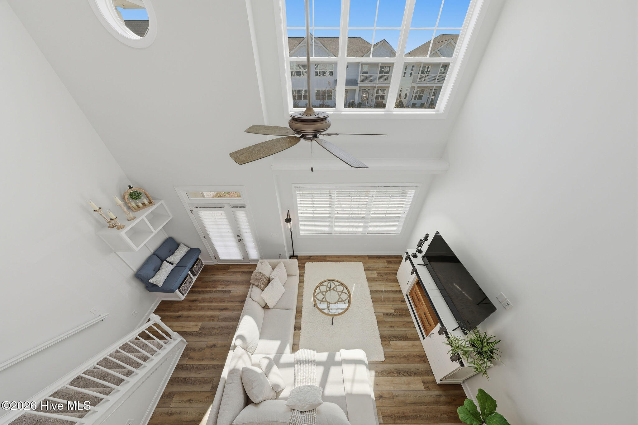 100567666 | Photo 28