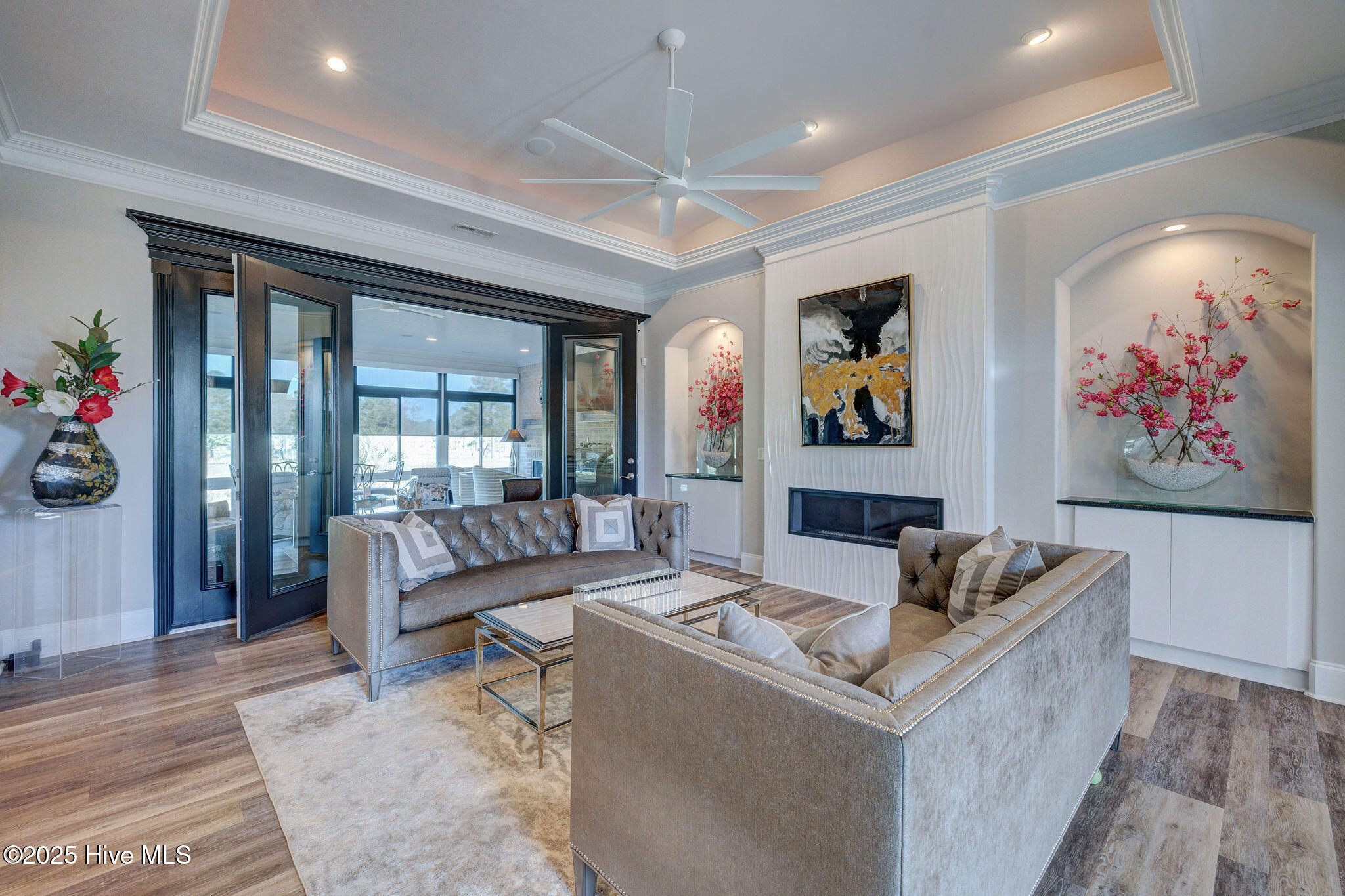 100550746 | Photo 11