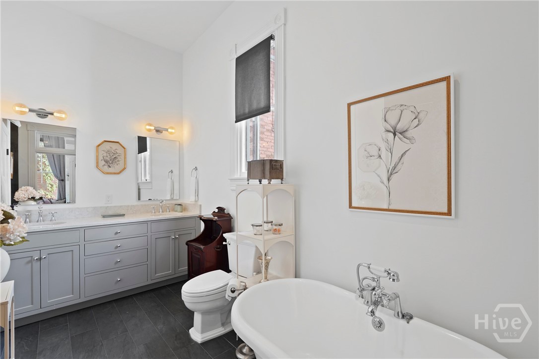 415 Whitaker Street, Savannah, GA, 31401