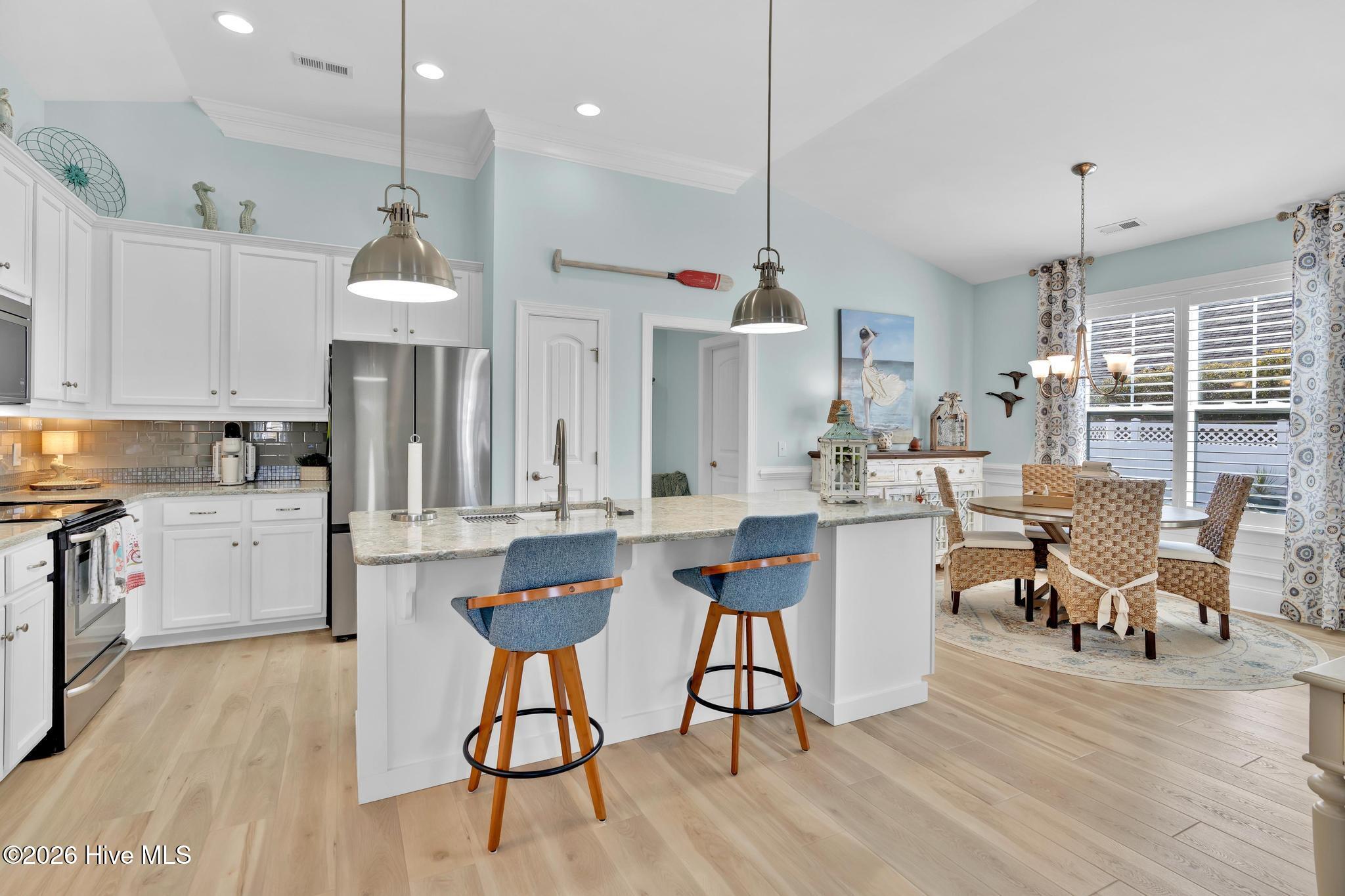 100554312 | Photo 11