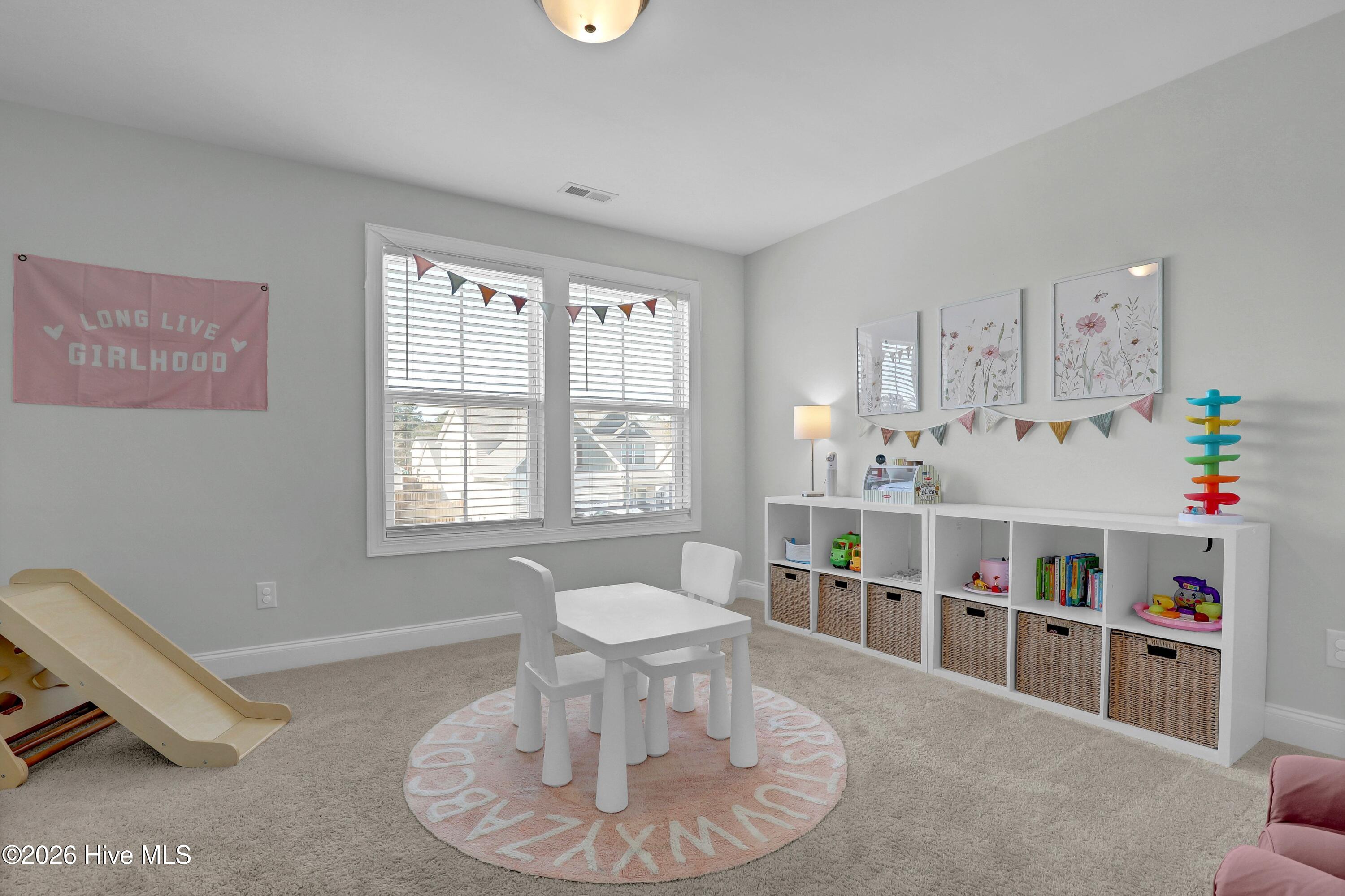 100562684 | Photo 26