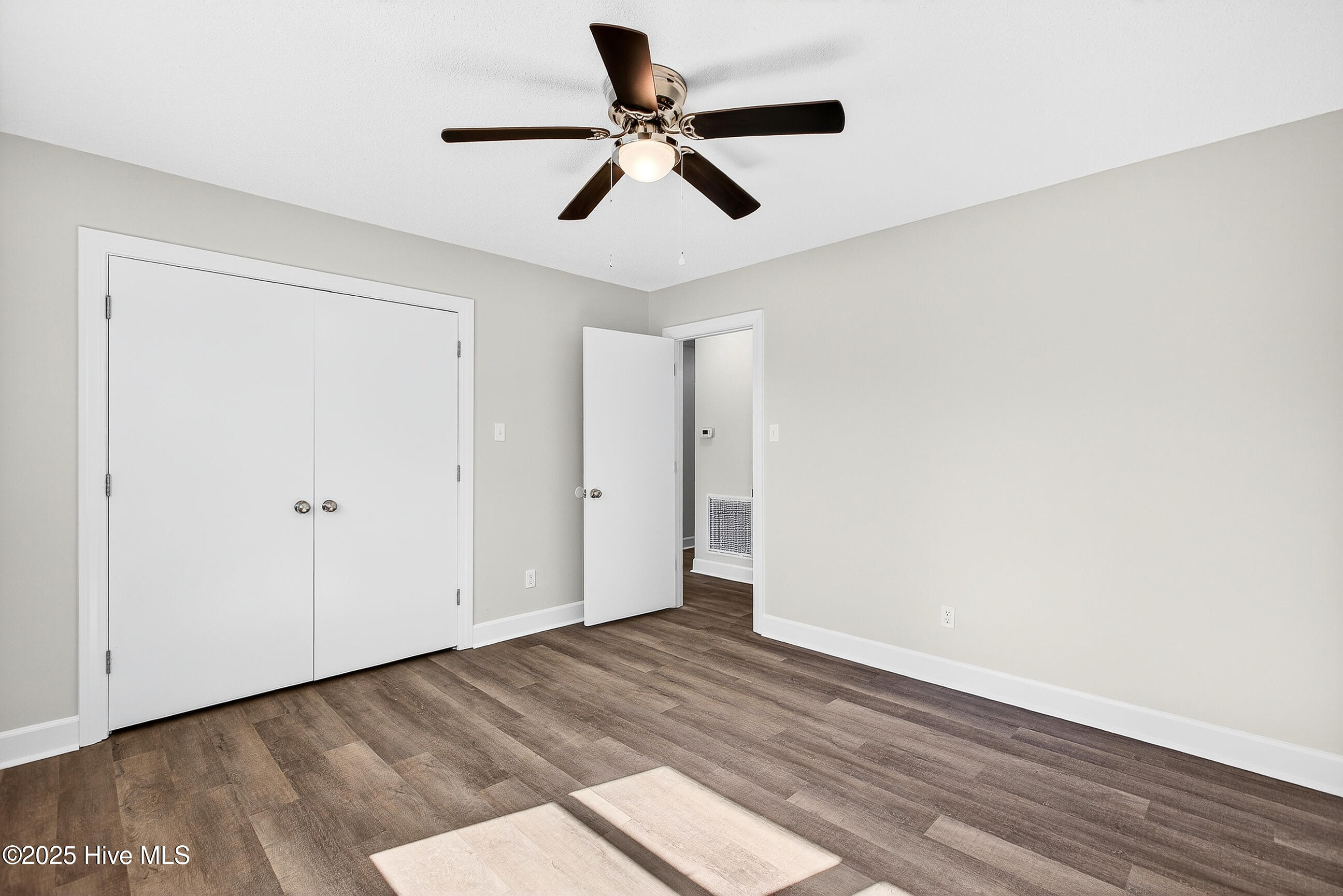 100543358 | Photo 19