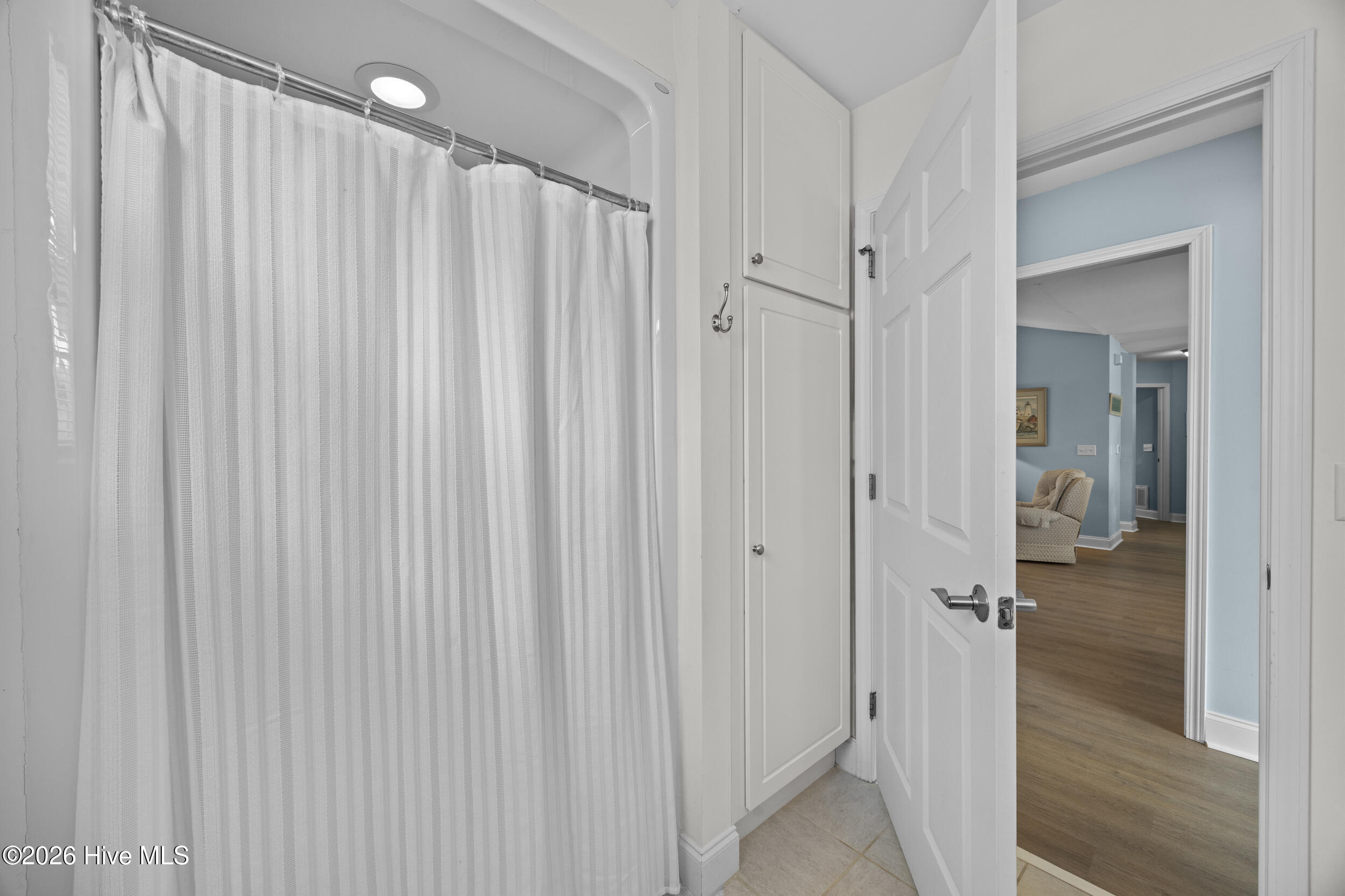 100555445 | Photo 32