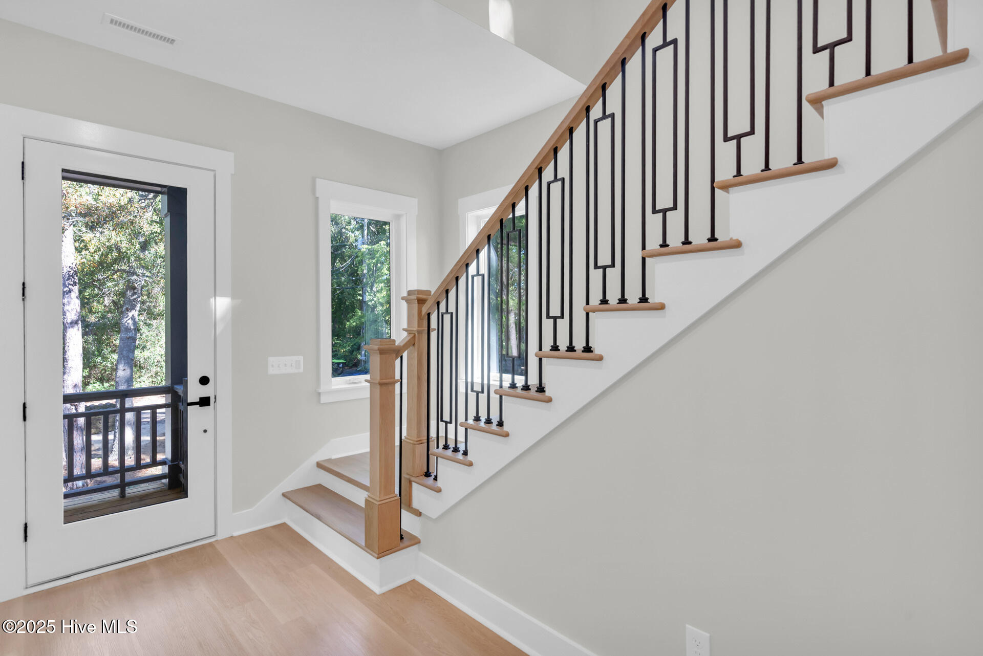 100539388 | Photo 10