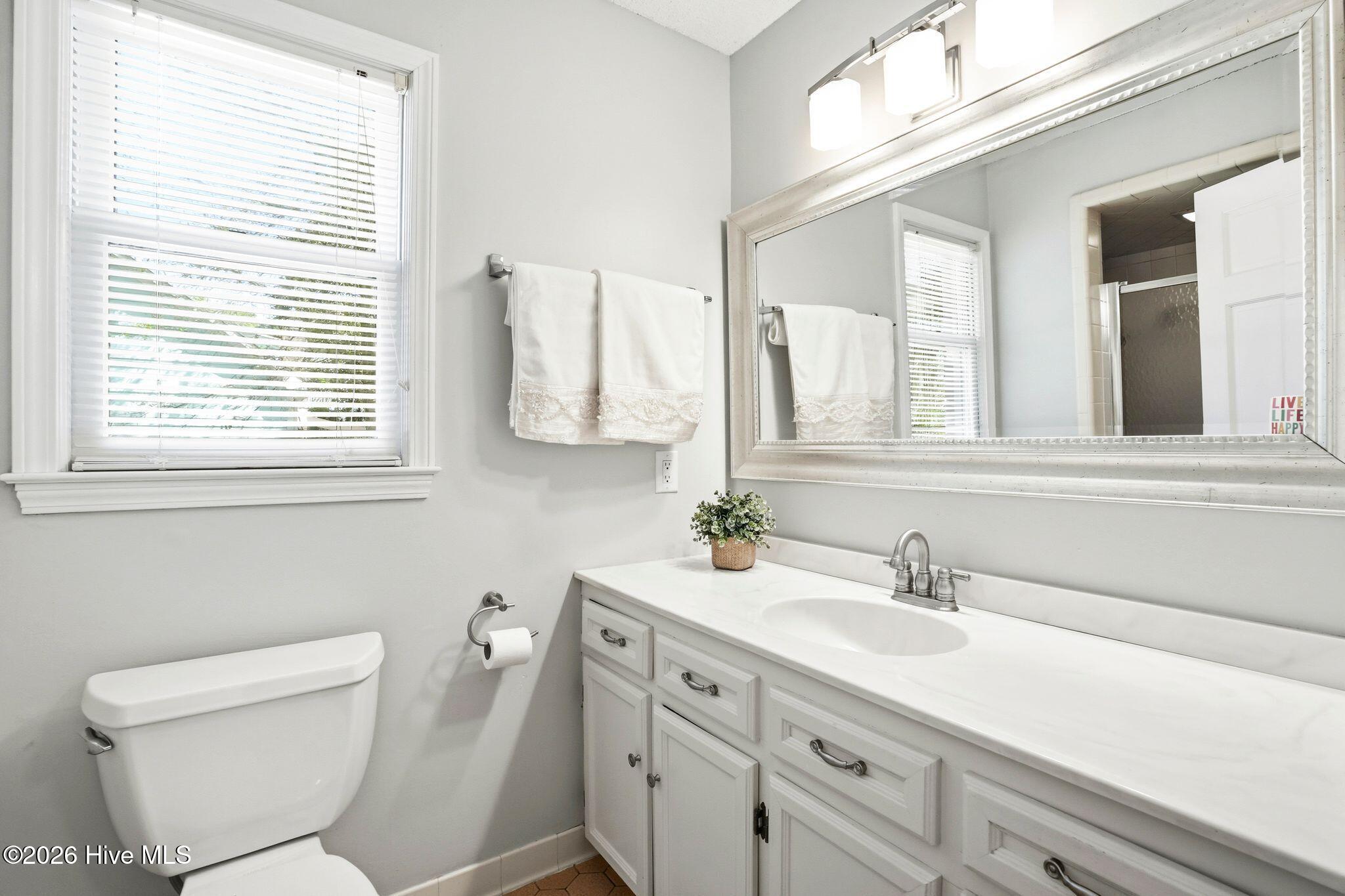 100563763 | Photo 27