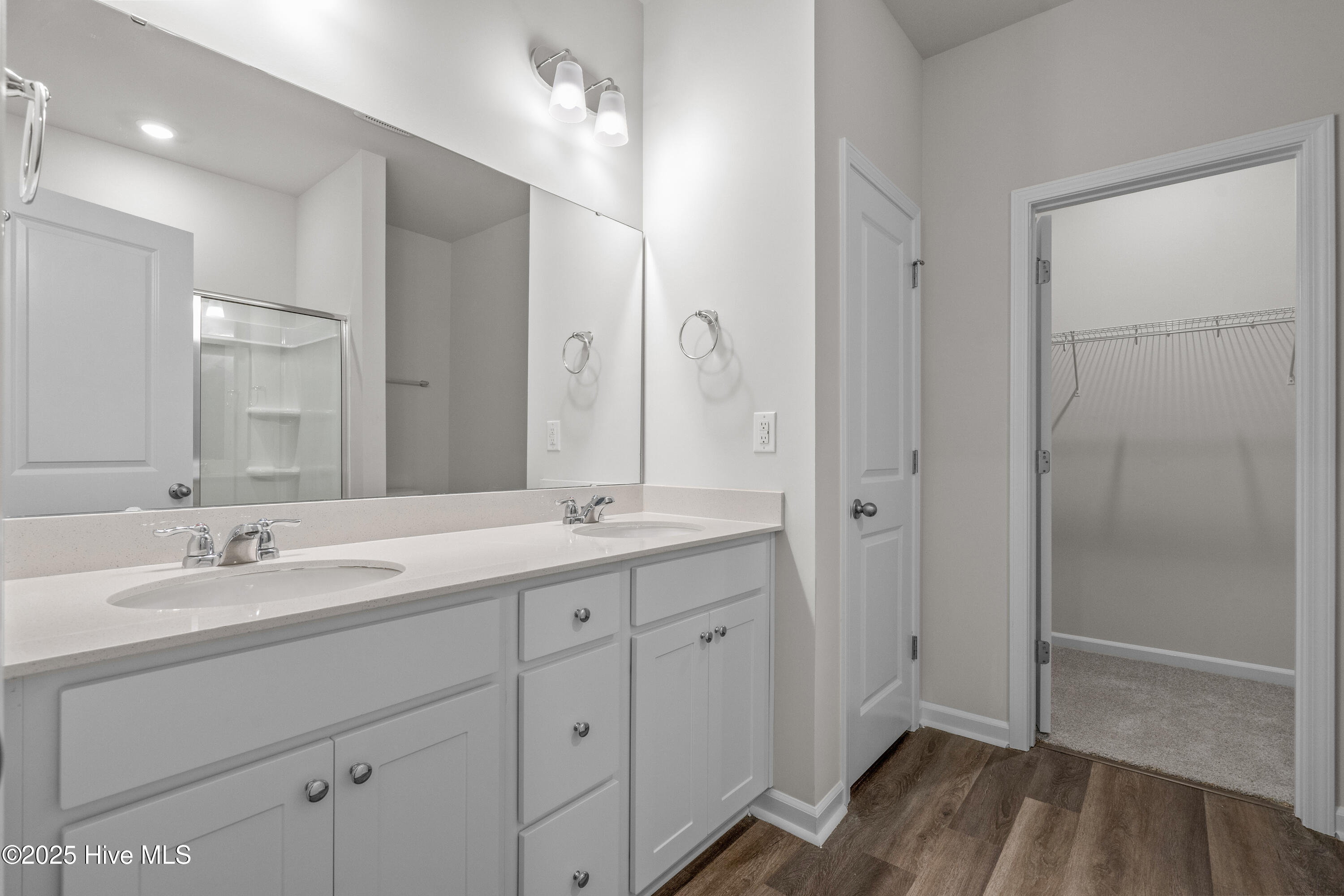 100547347 | Photo 14