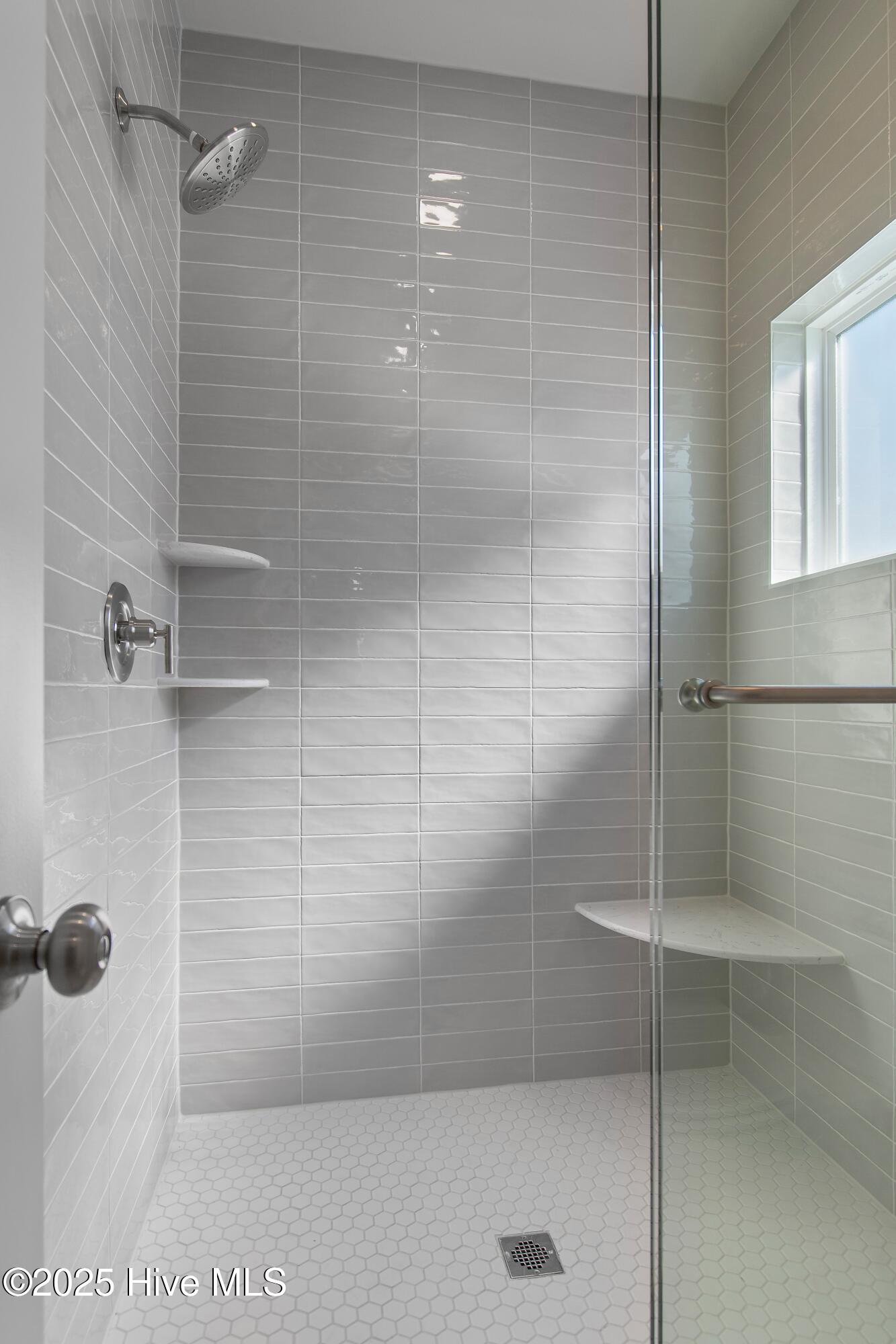 100511699 | Photo 46