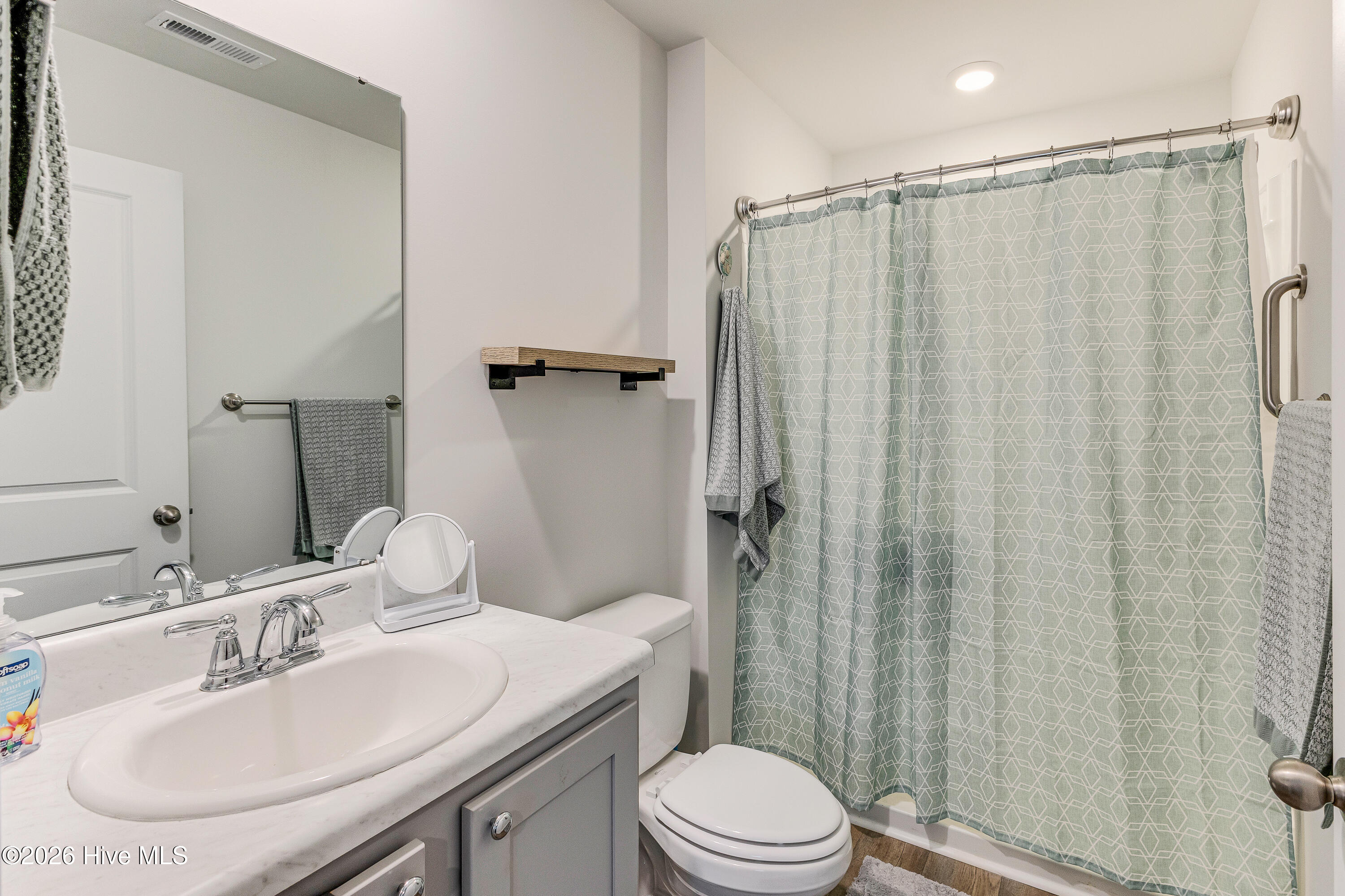 100560906 | Photo 24