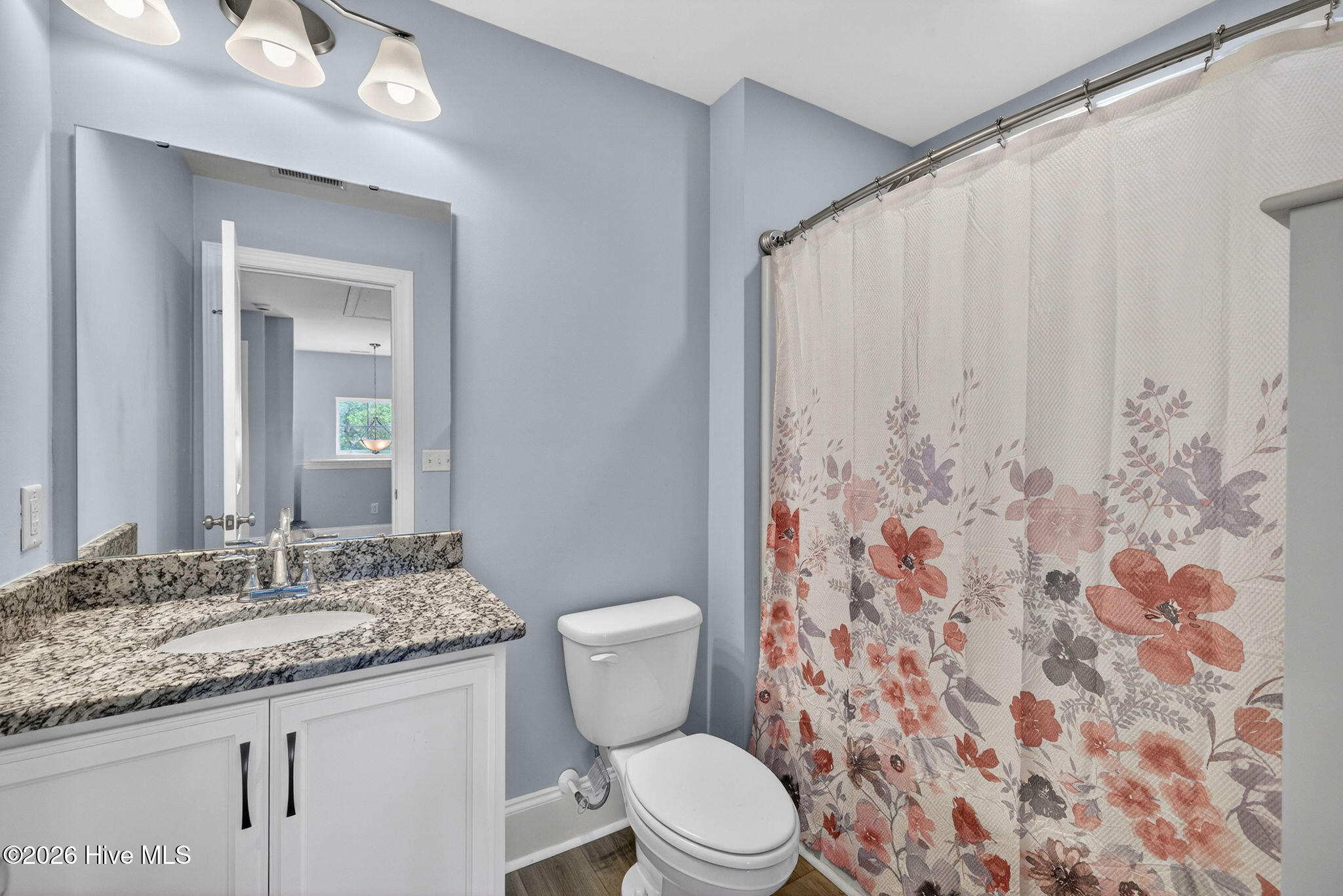 100570587 | Photo 28