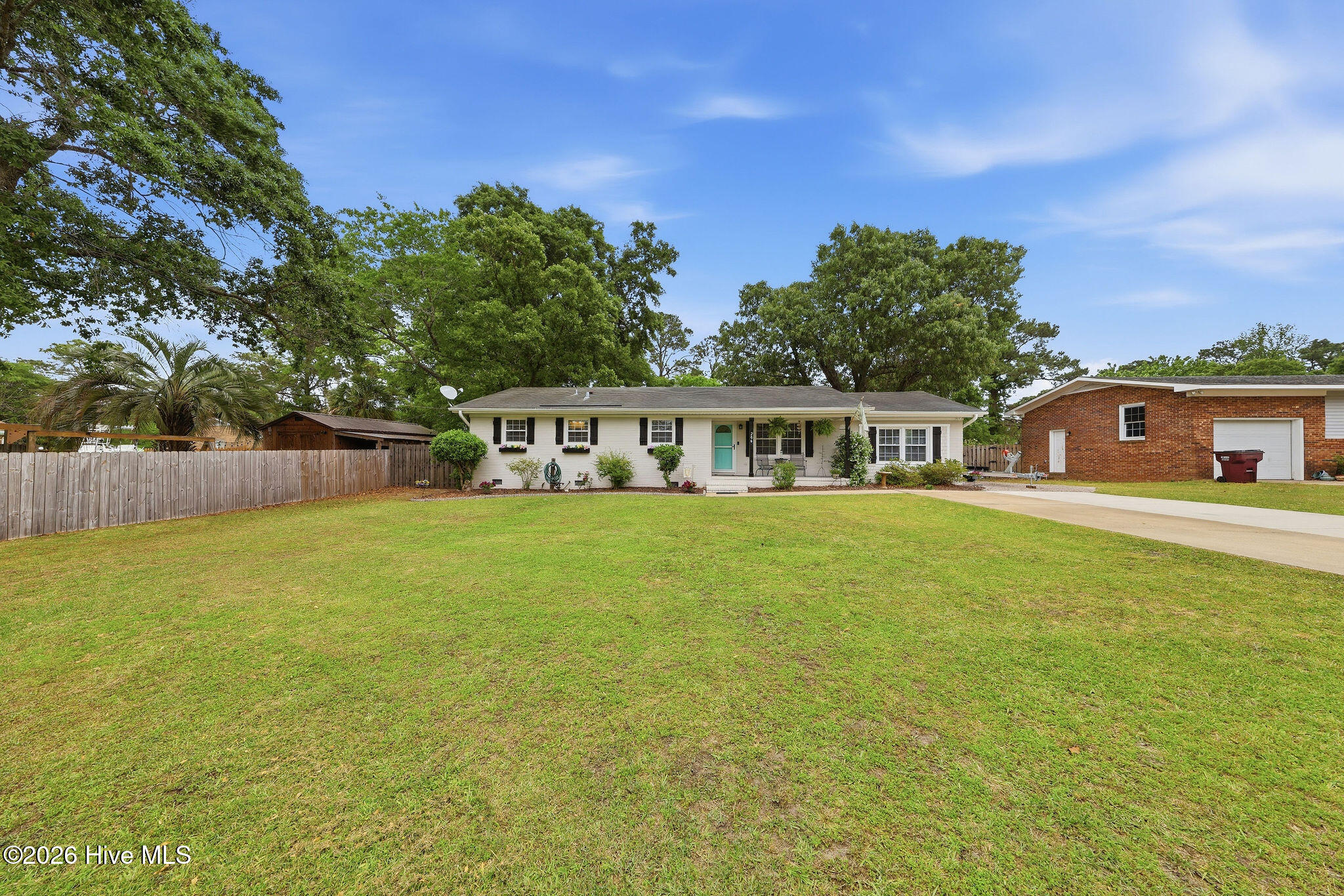 100570539 | Photo 55