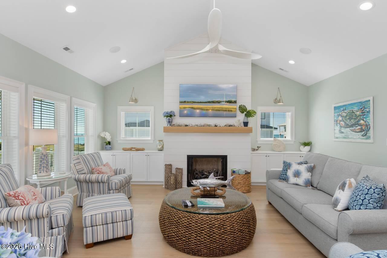109 Ocean Bluff Drive,Indian Beach