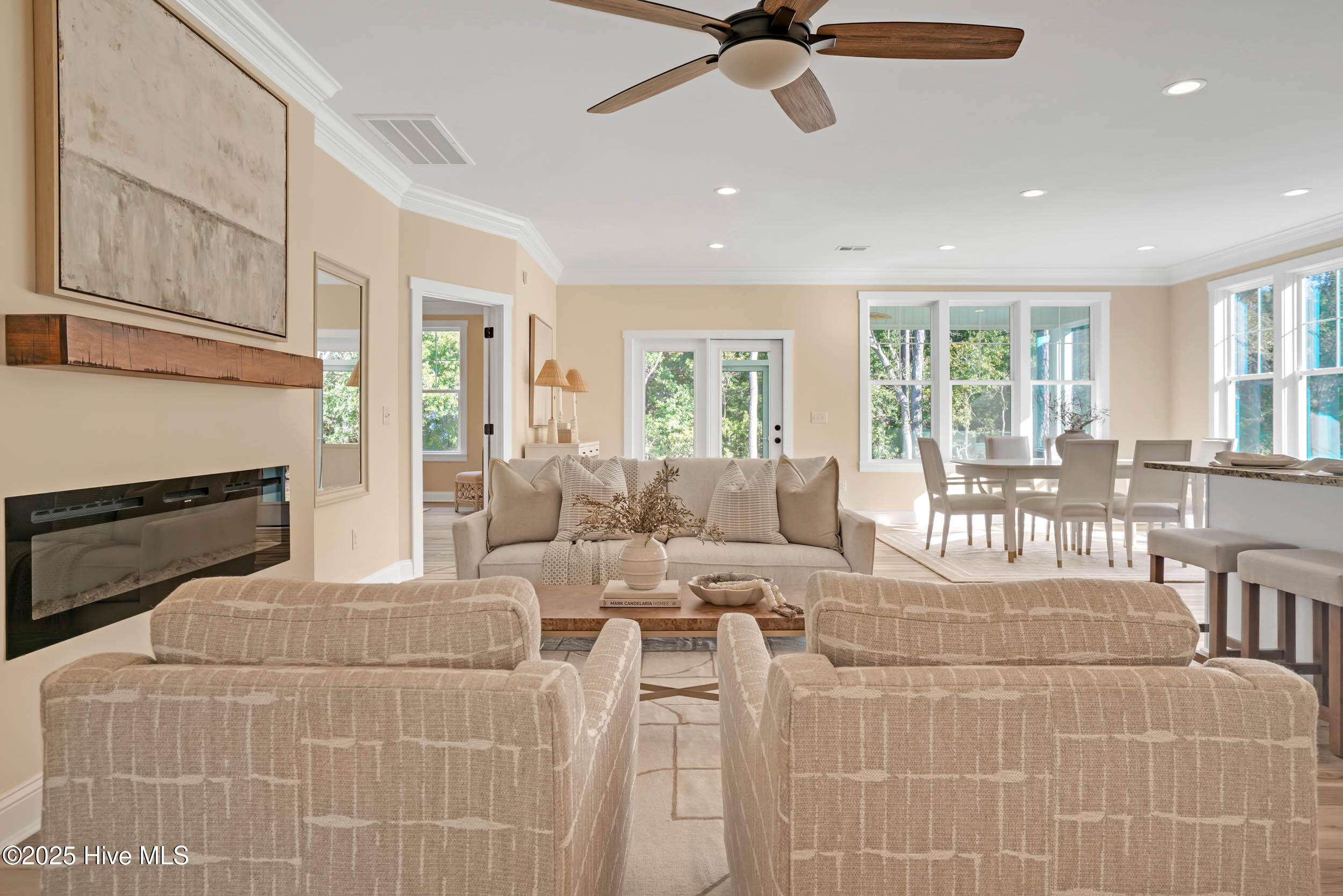 100460470 | Photo 13