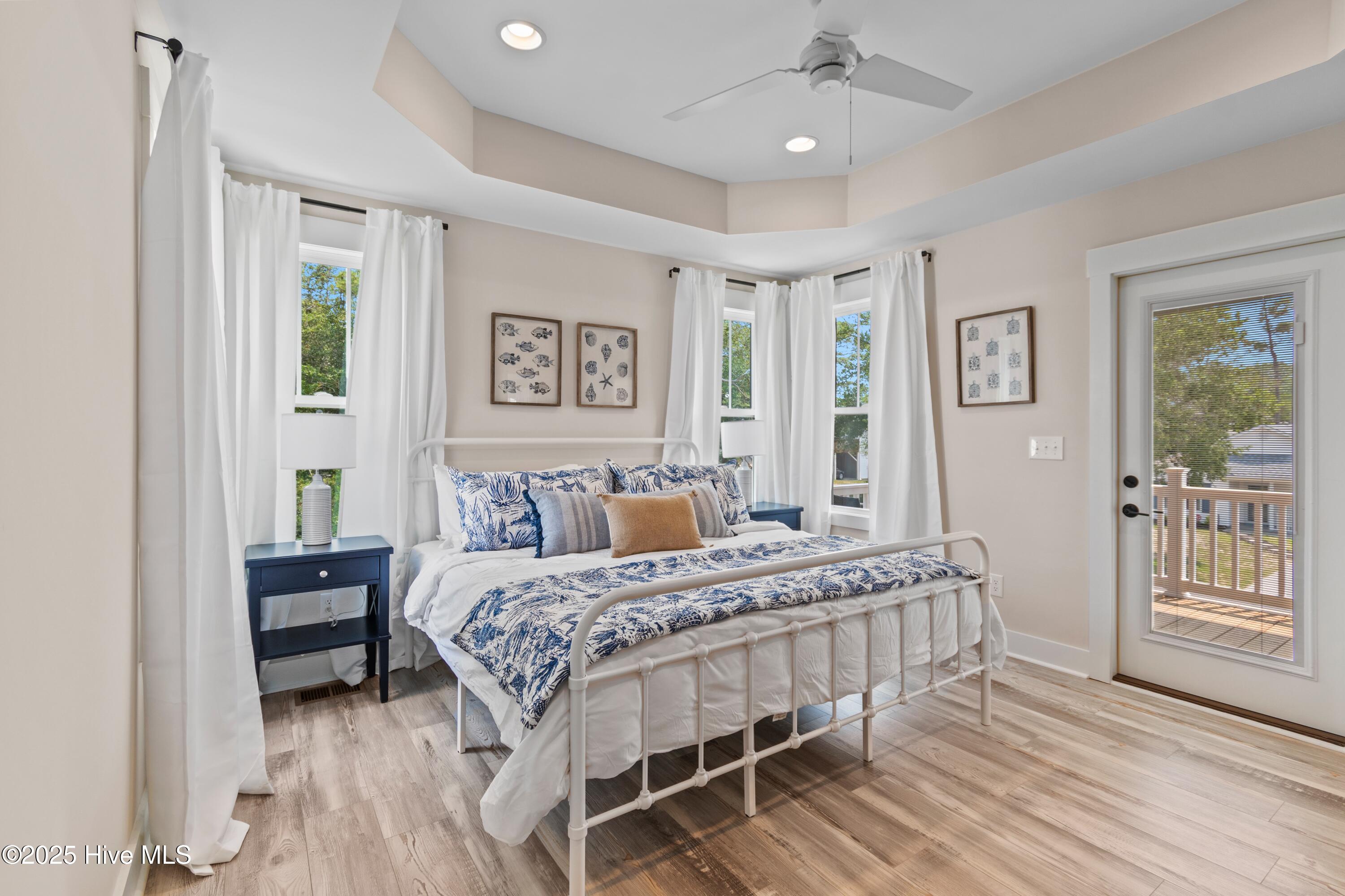 100544300 | Photo 33