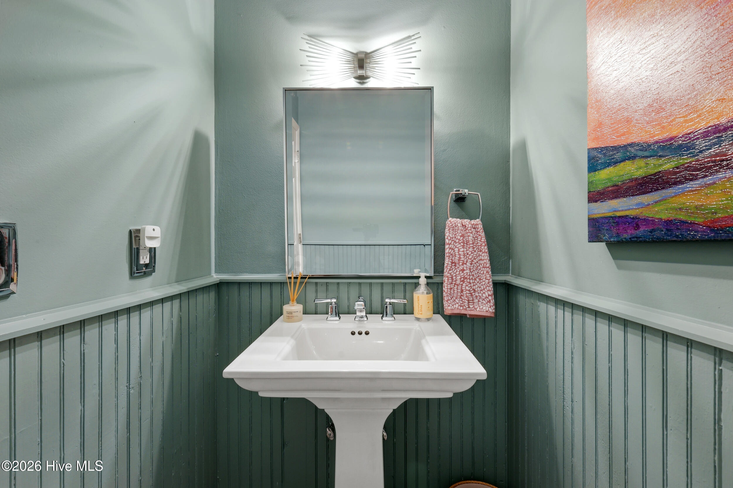 100554860 | Photo 17