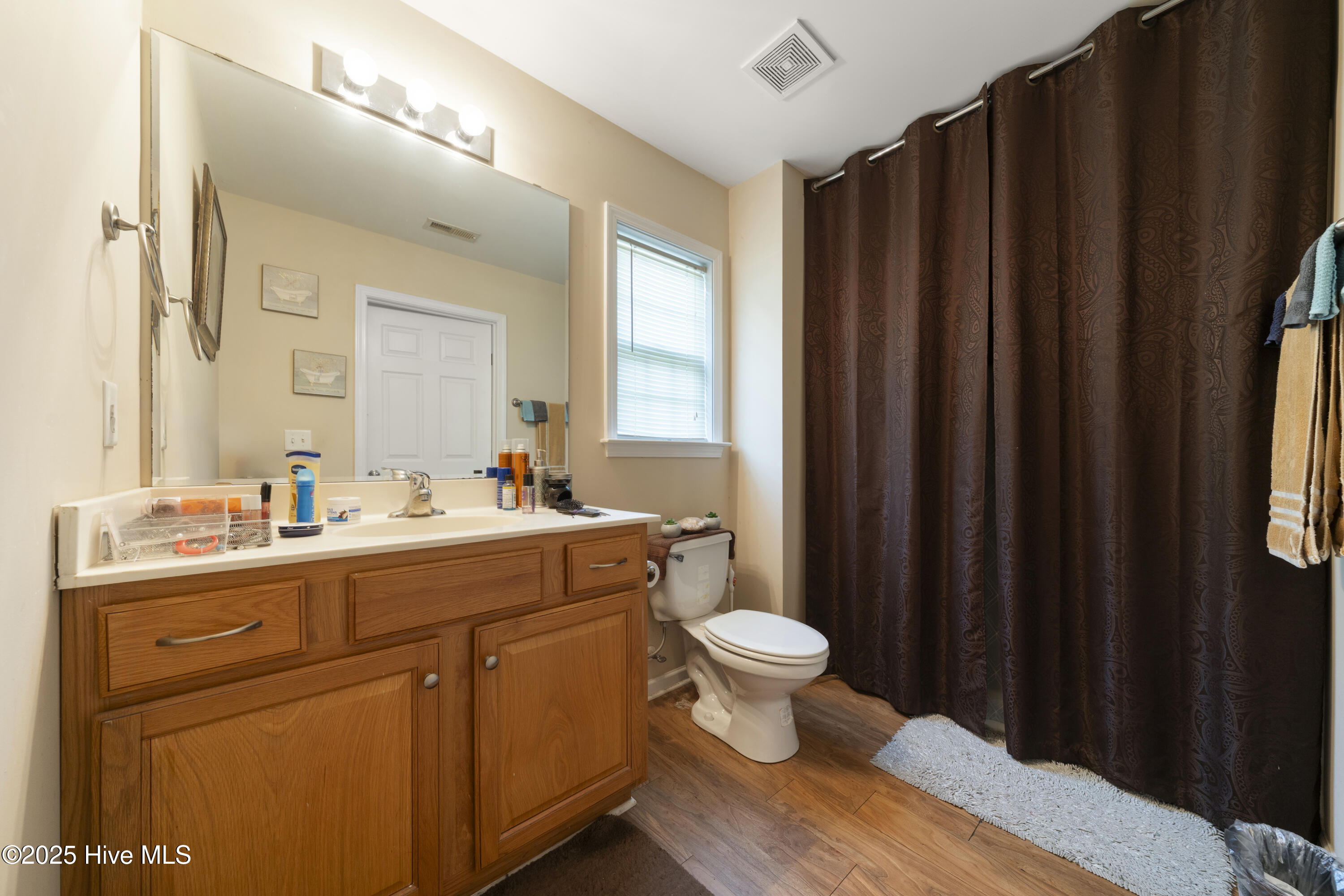 100535915 | Photo 15