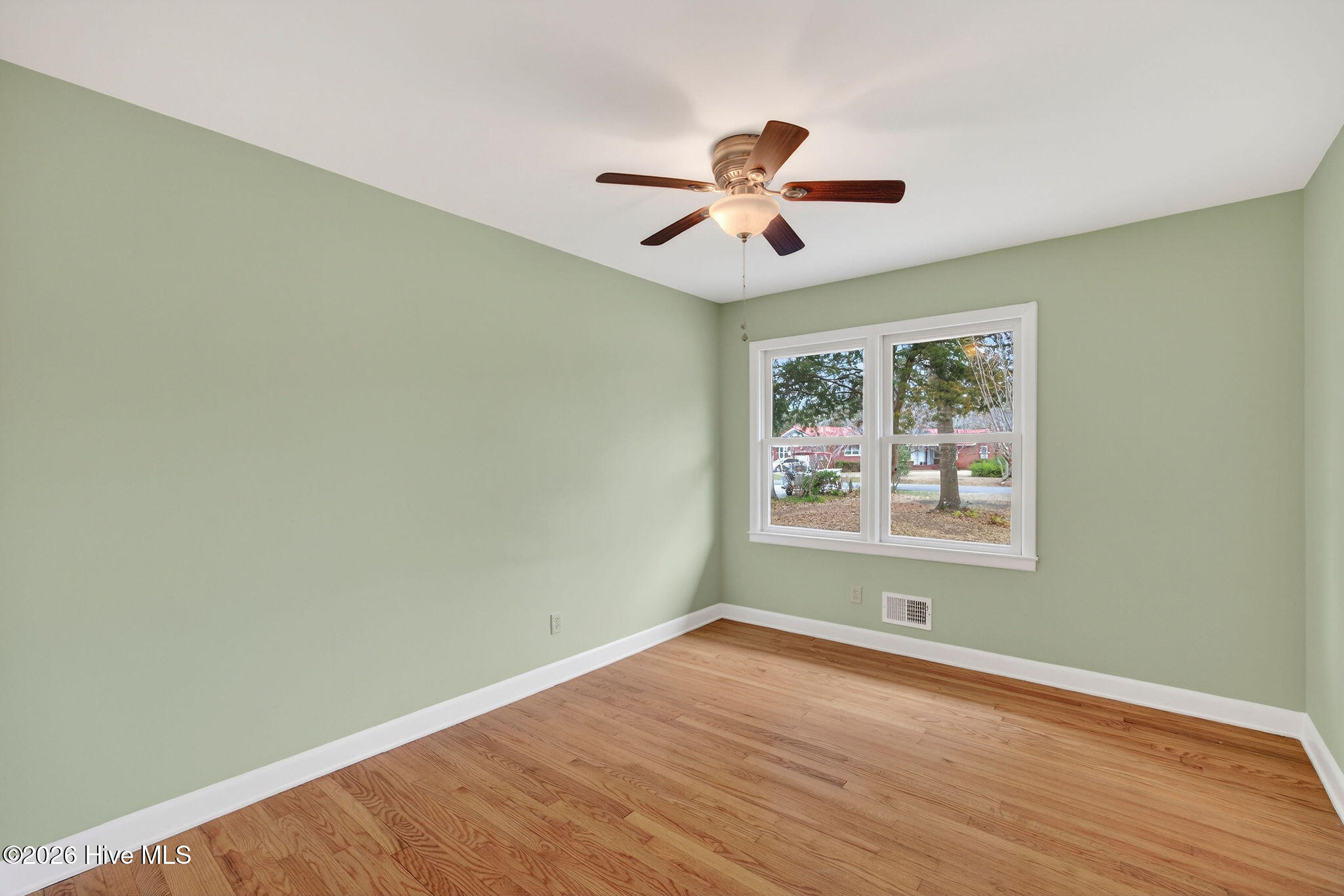 100557140 | Photo 23