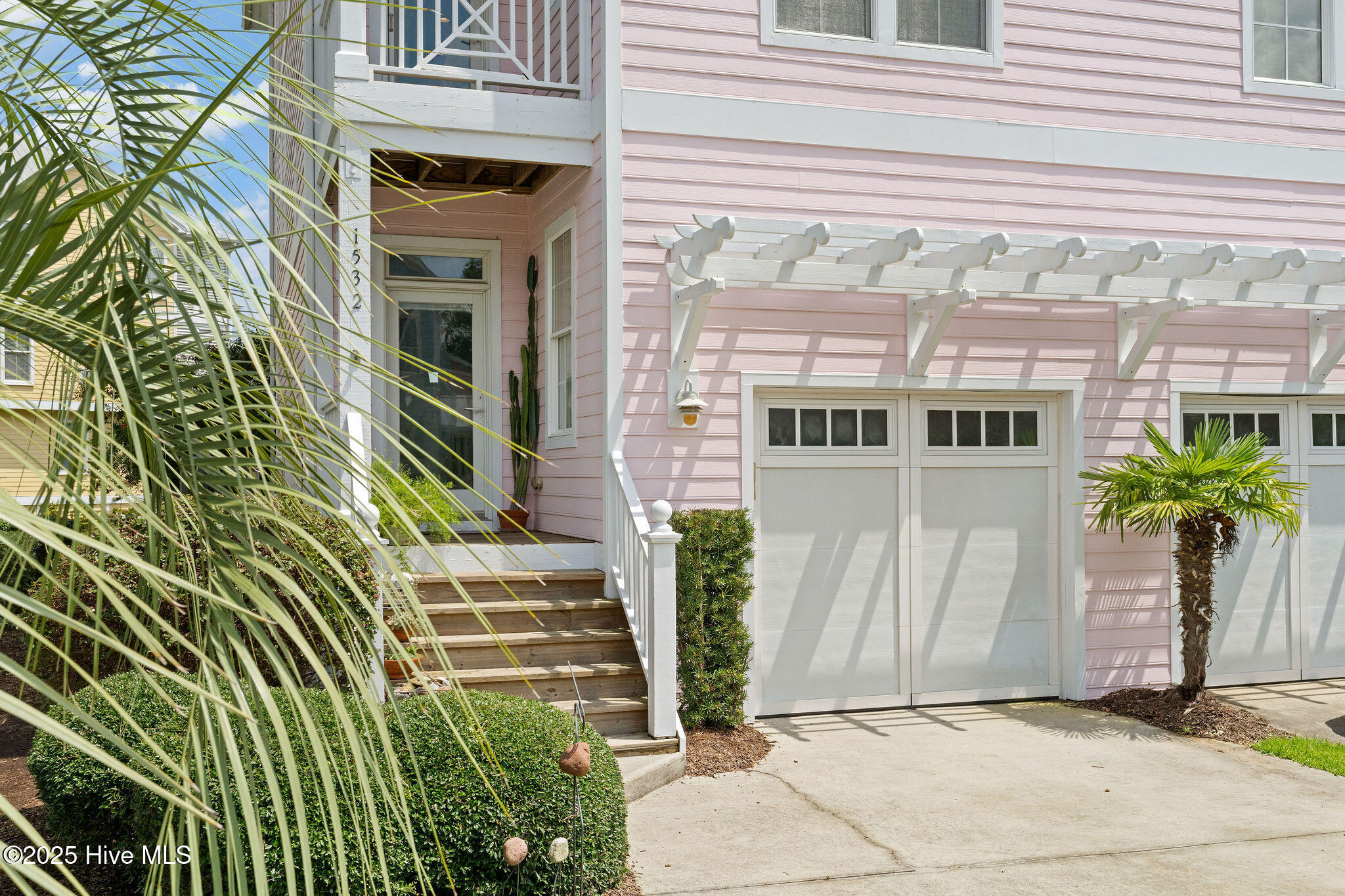 100527237 | Photo 48