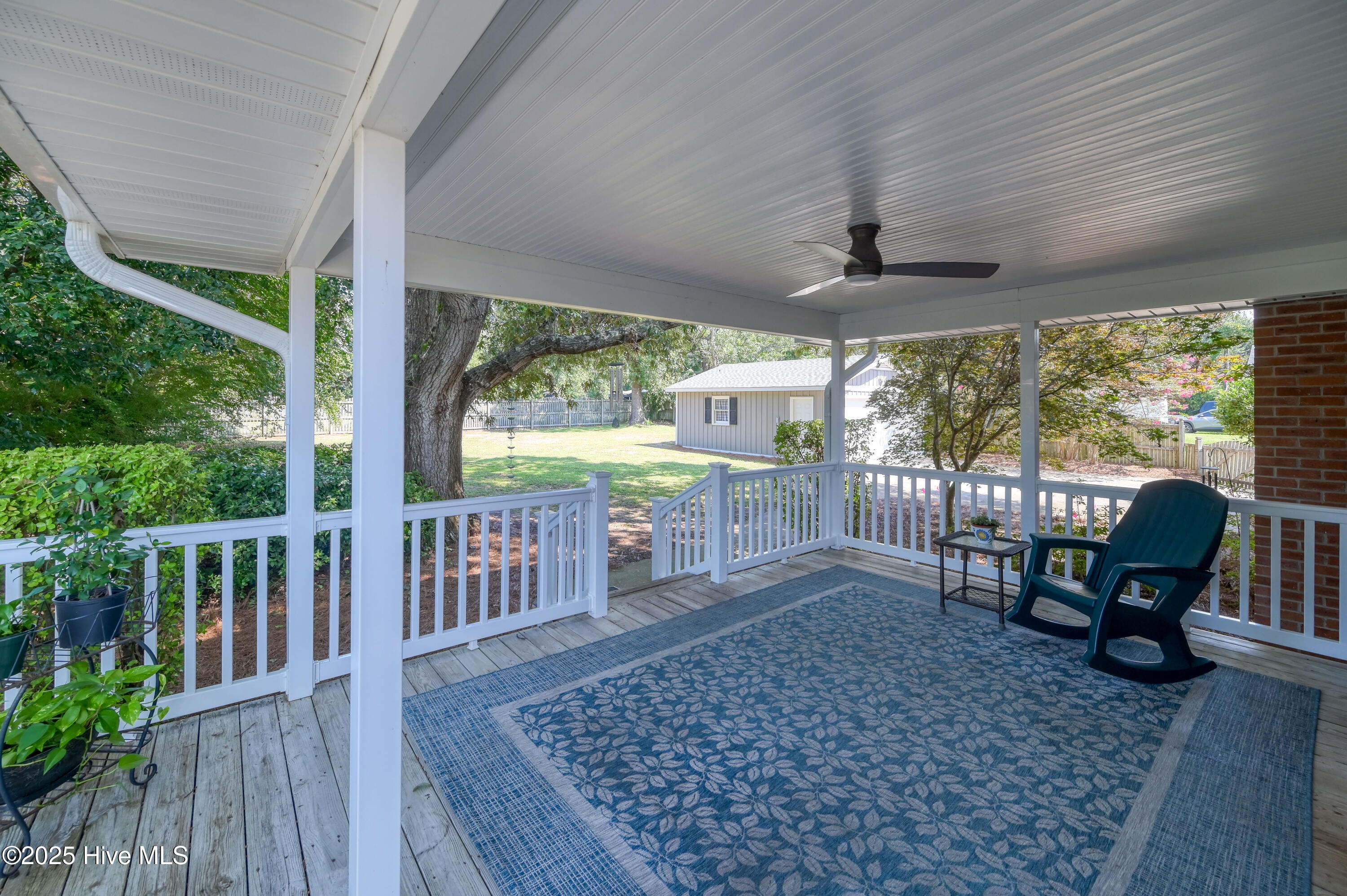 100522870 | Photo 18