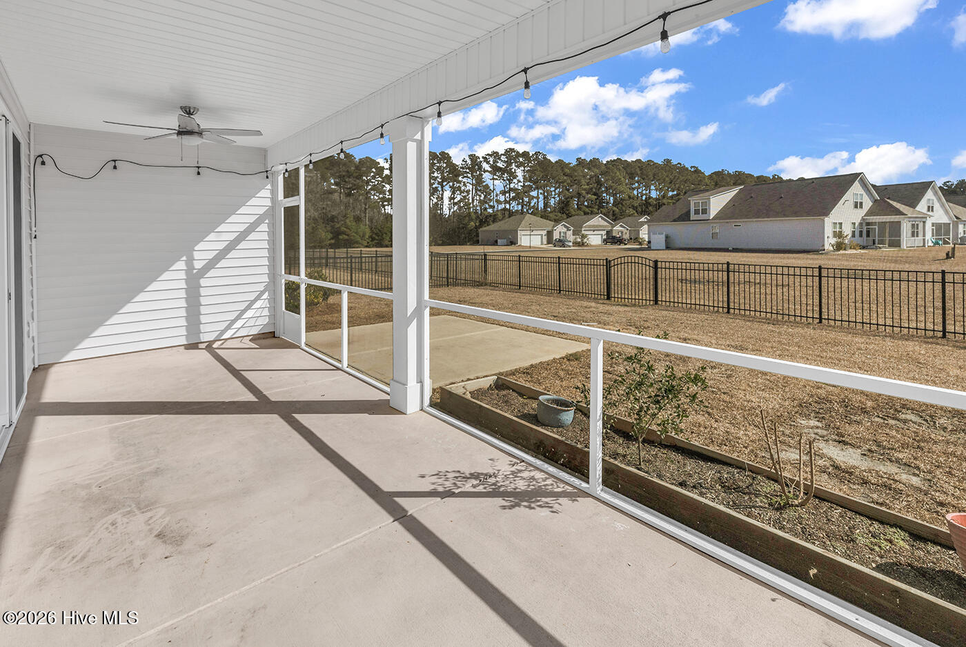 100555592 | Photo 24