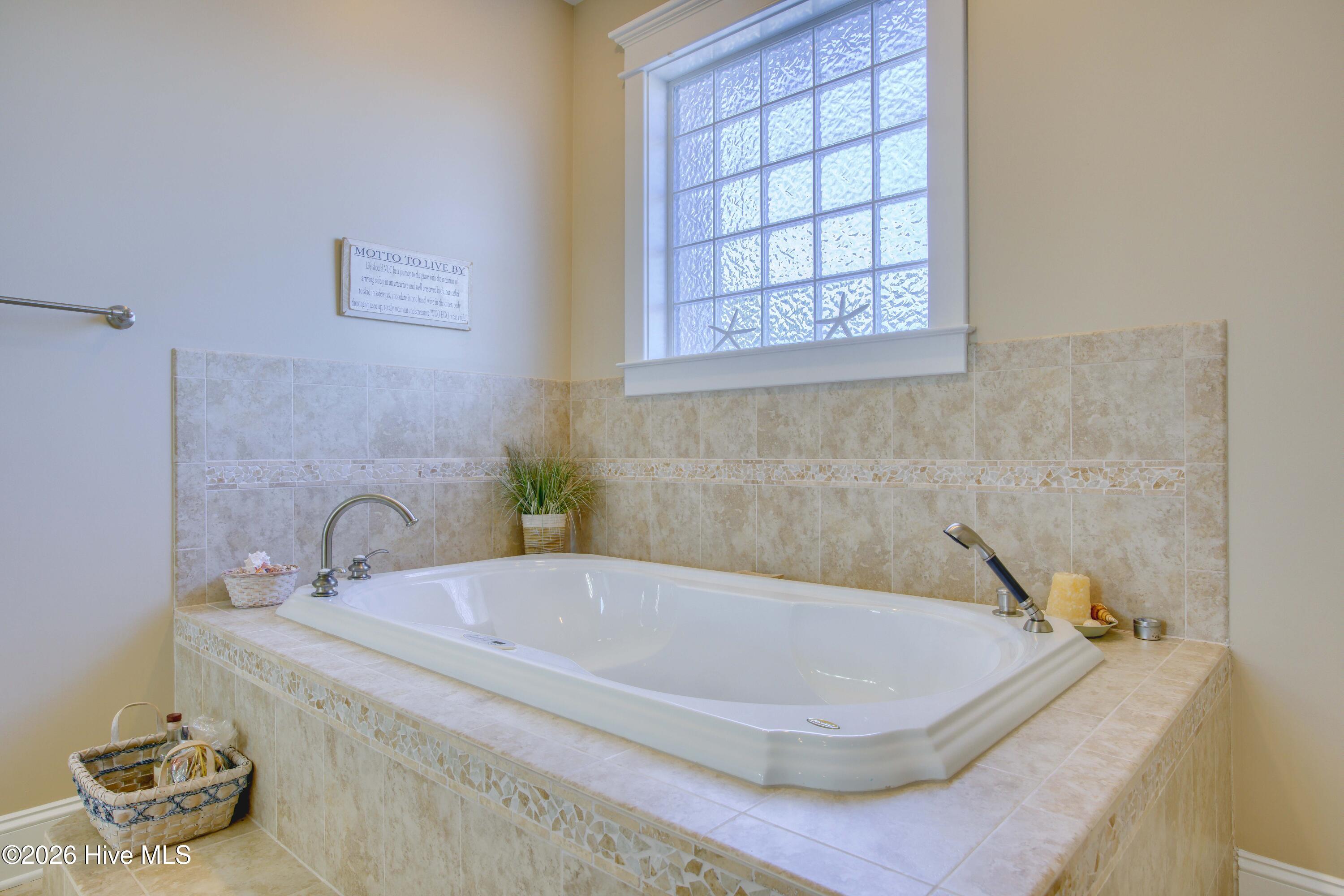 100549111 | Photo 46