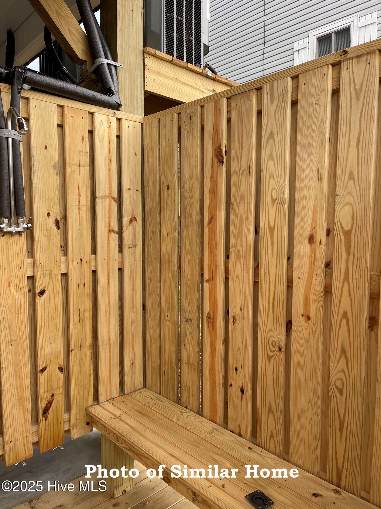 100445413 | Photo 15