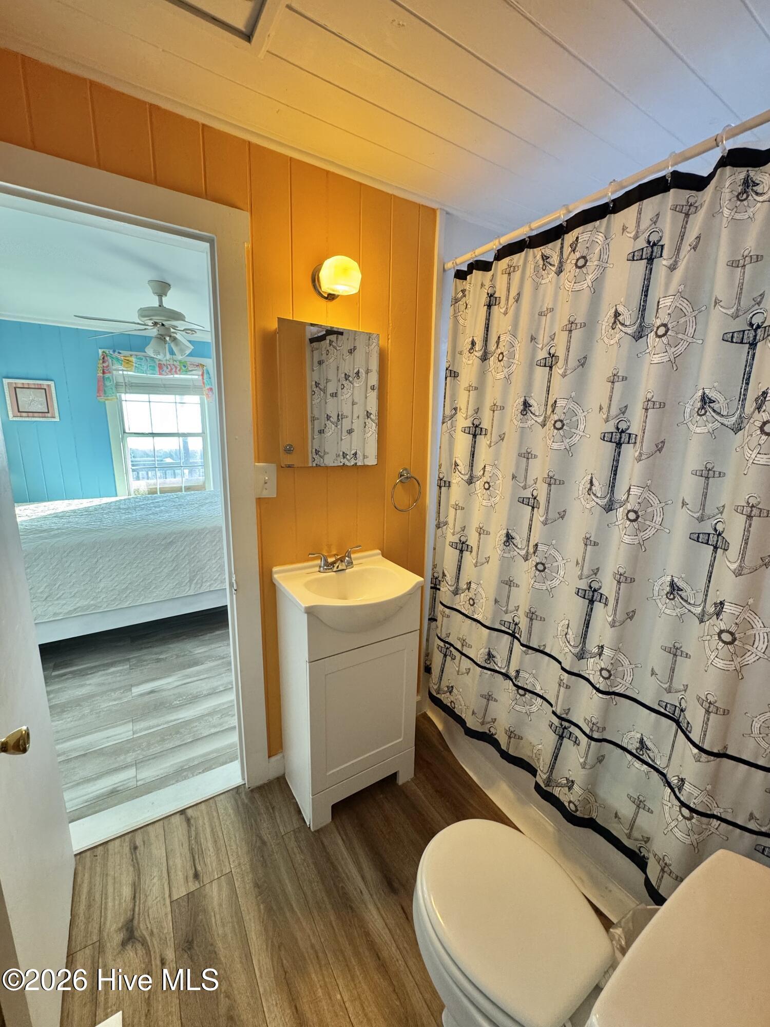 100548859 | Photo 15