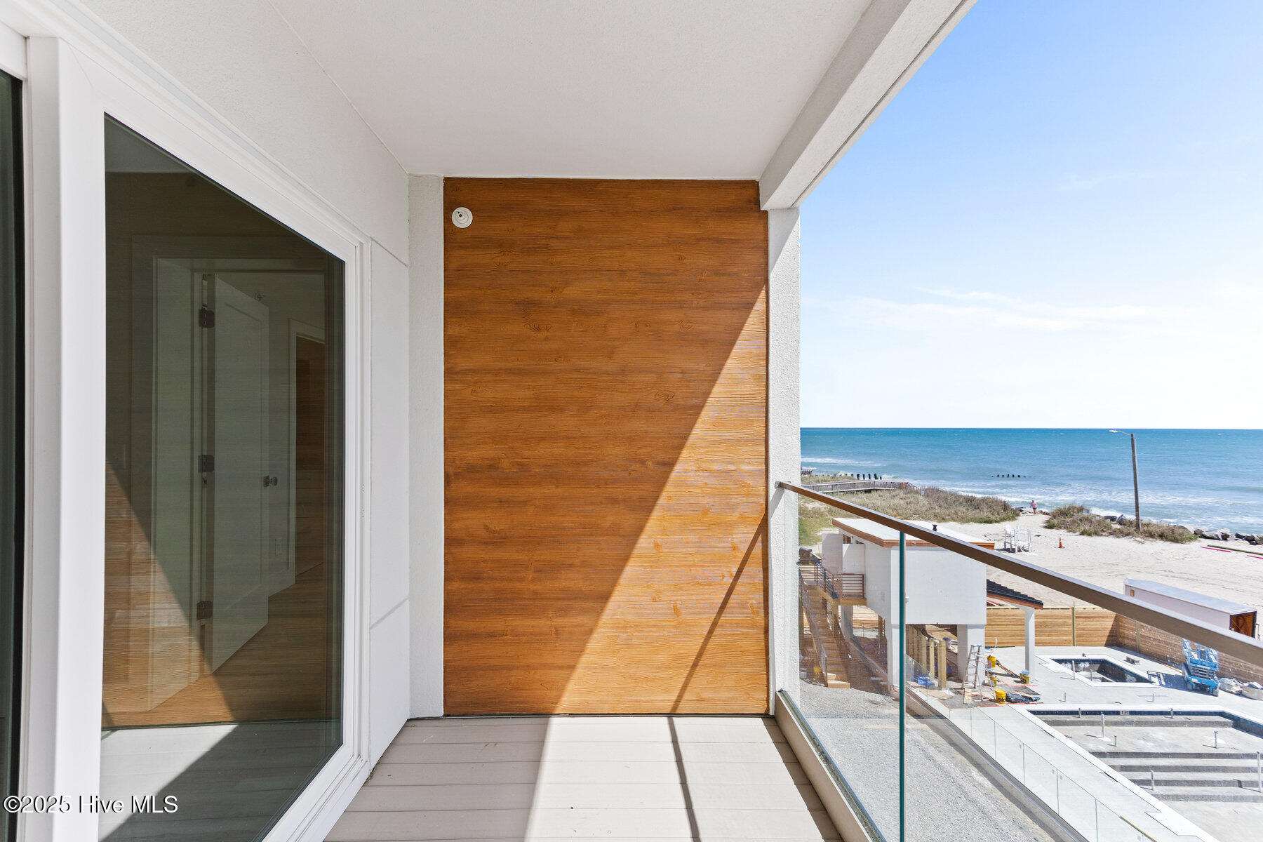 100510473 | Photo 15